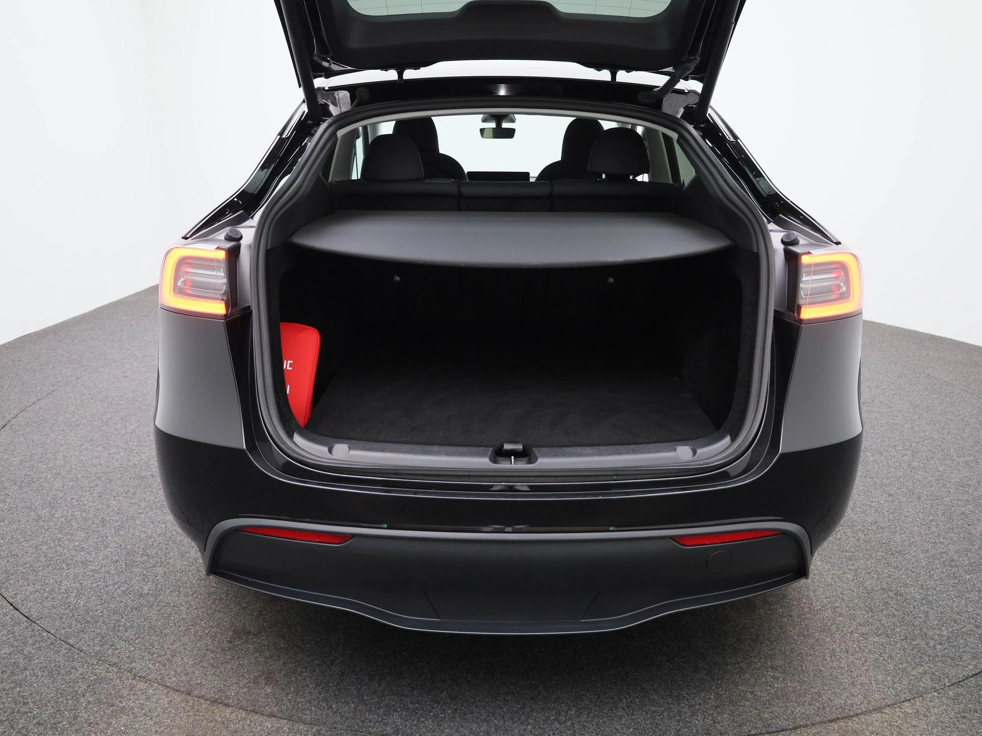 Tesla-Model Y-image-14