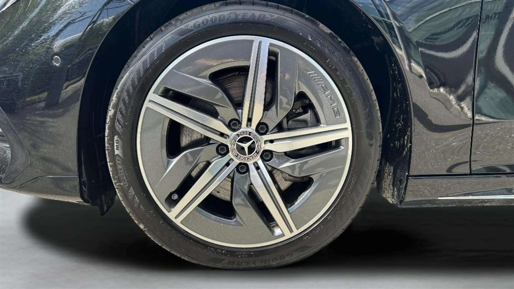 Mercedes-Benz-CLA-image-8