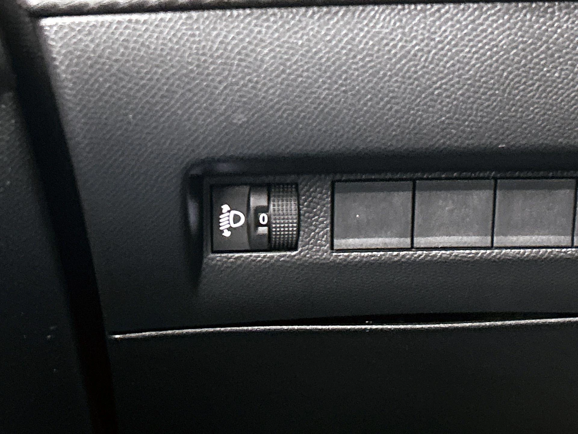 Peugeot-208-image-14