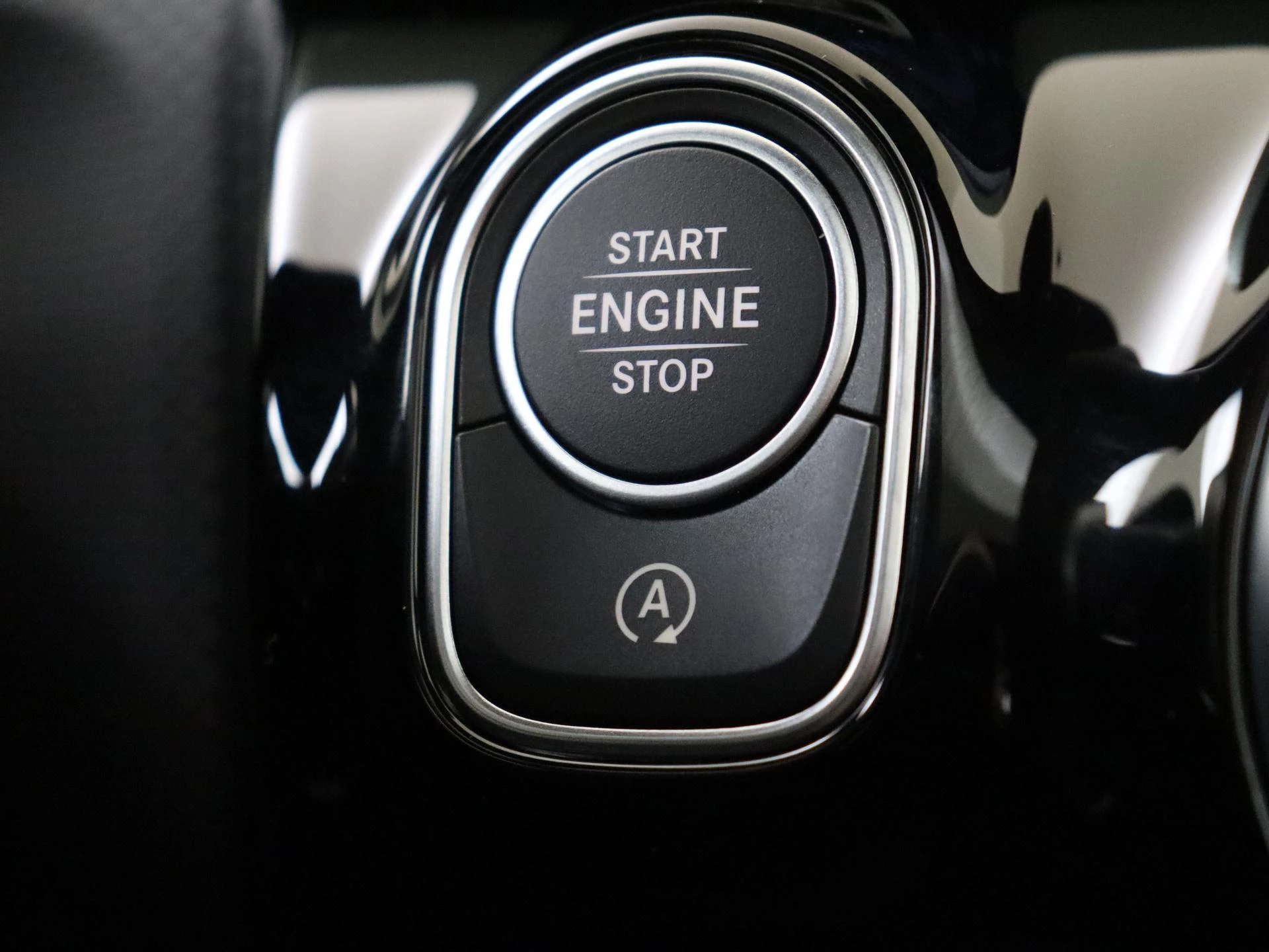 Mercedes-Benz-CLA-image-22