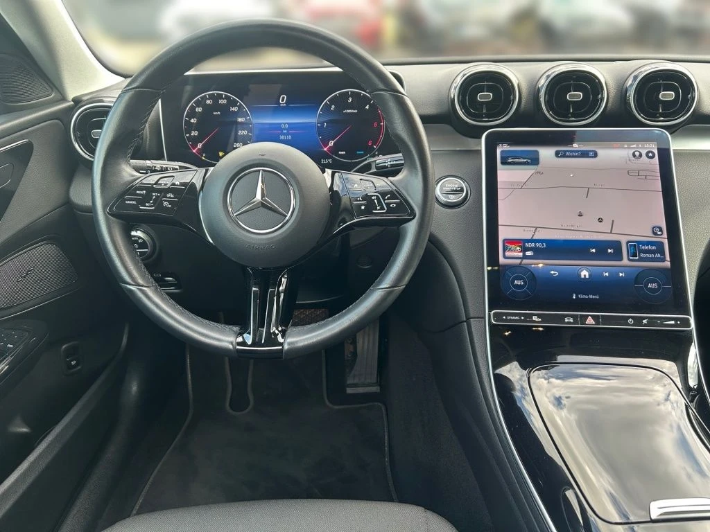Mercedes-Benz-C-Klasse 220-image-10