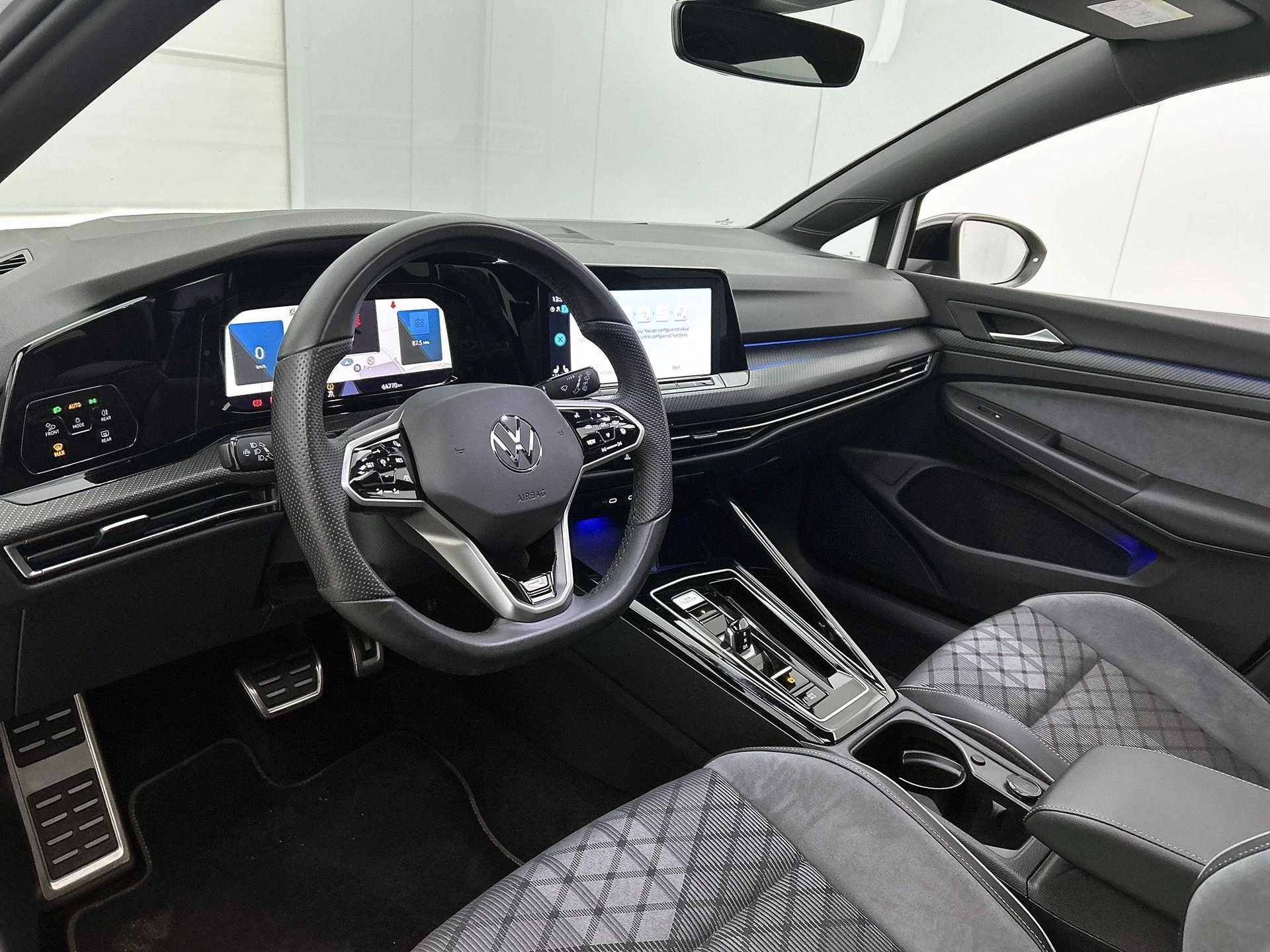 Volkswagen-Golf-image-17