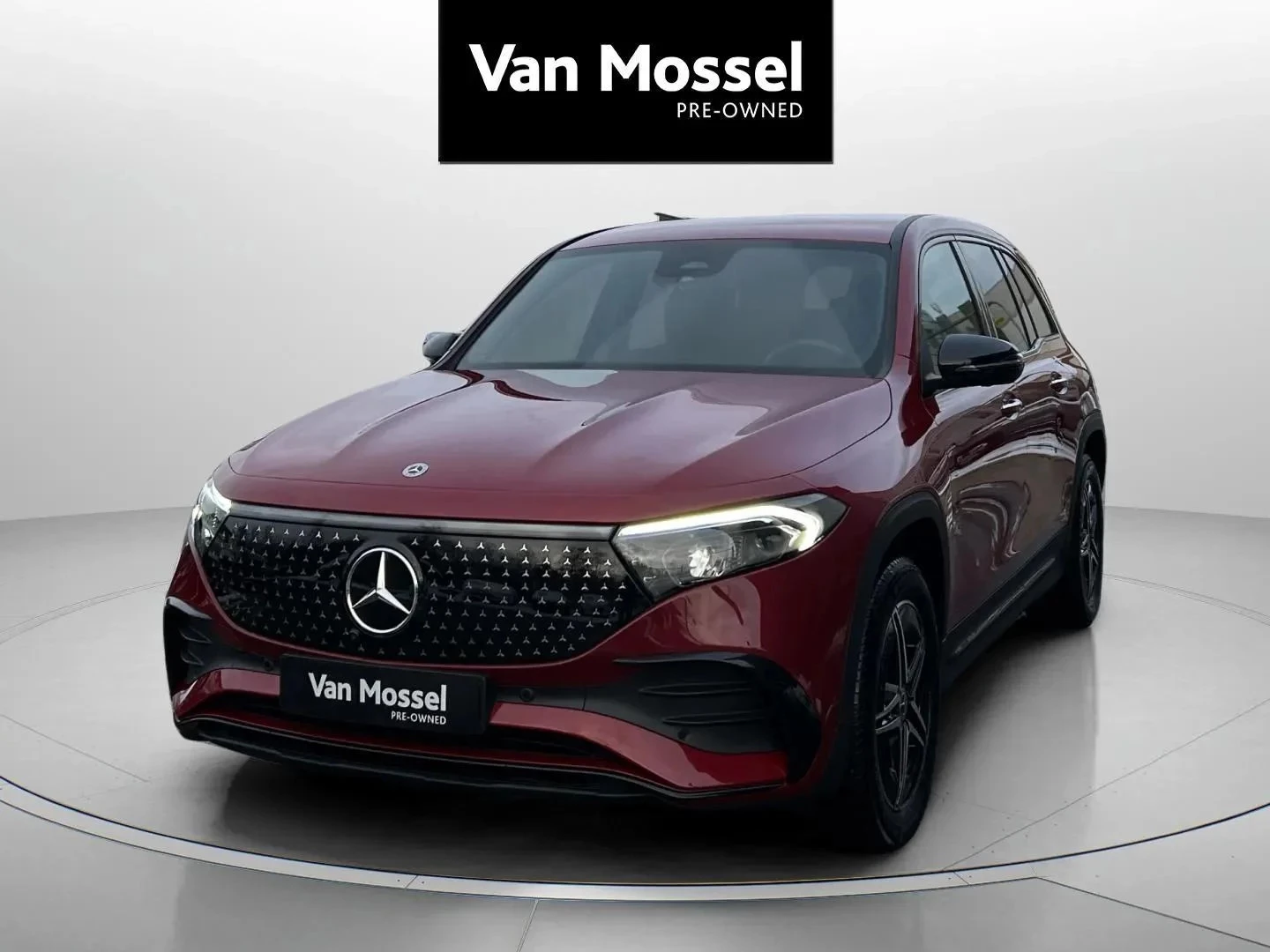 Mercedes-Benz-EQB-image-0