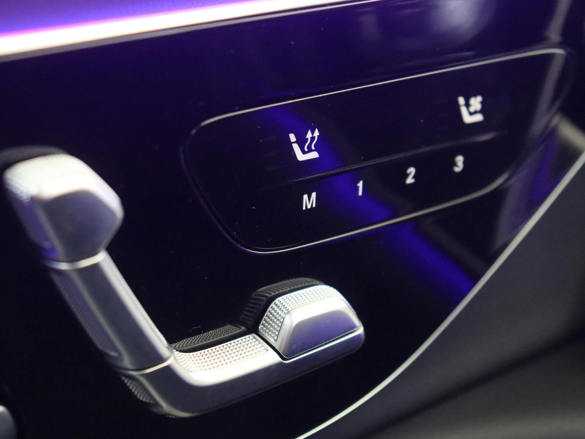 Mercedes-Benz-E-Klasse-image-24