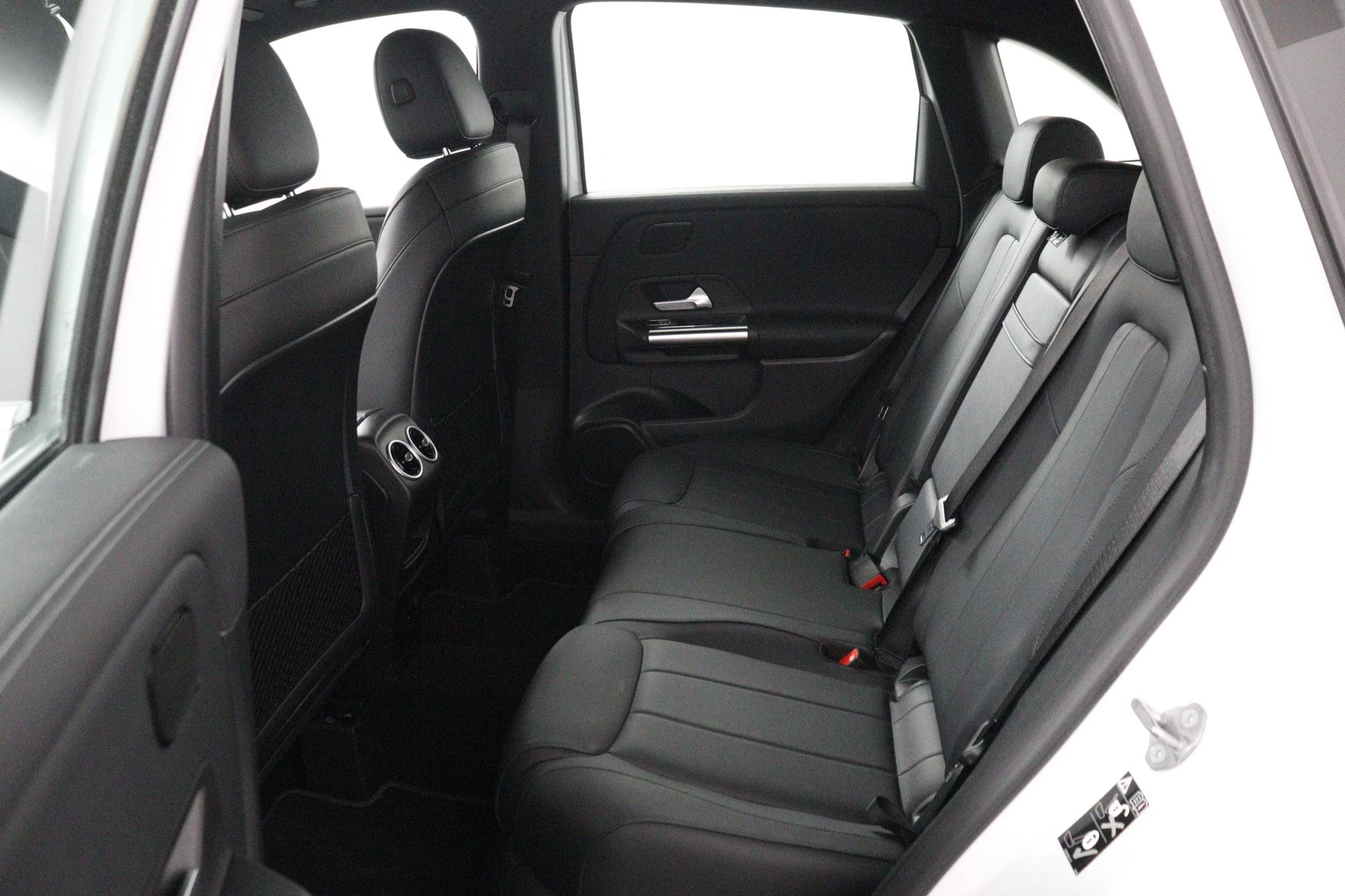 Mercedes-Benz-B-Klasse-image-29