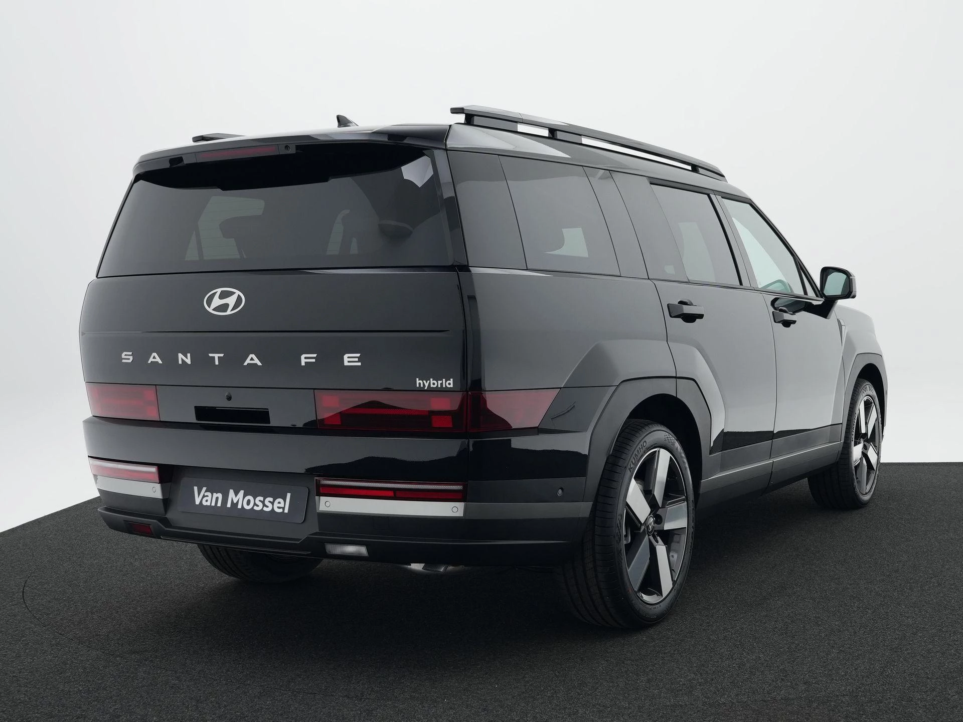 Hyundai-Santa Fe-image-12