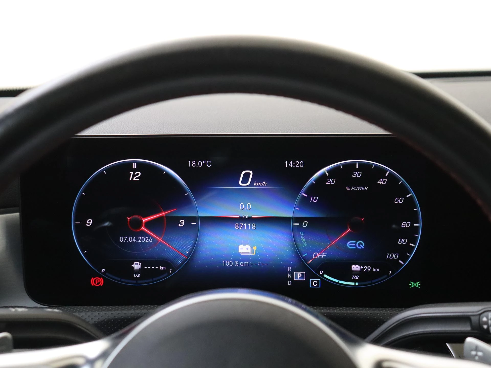 Mercedes-Benz-CLA-image-11