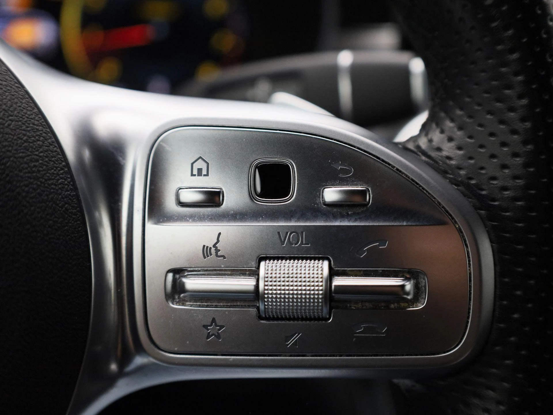 Mercedes-Benz-C-Klasse-image-21