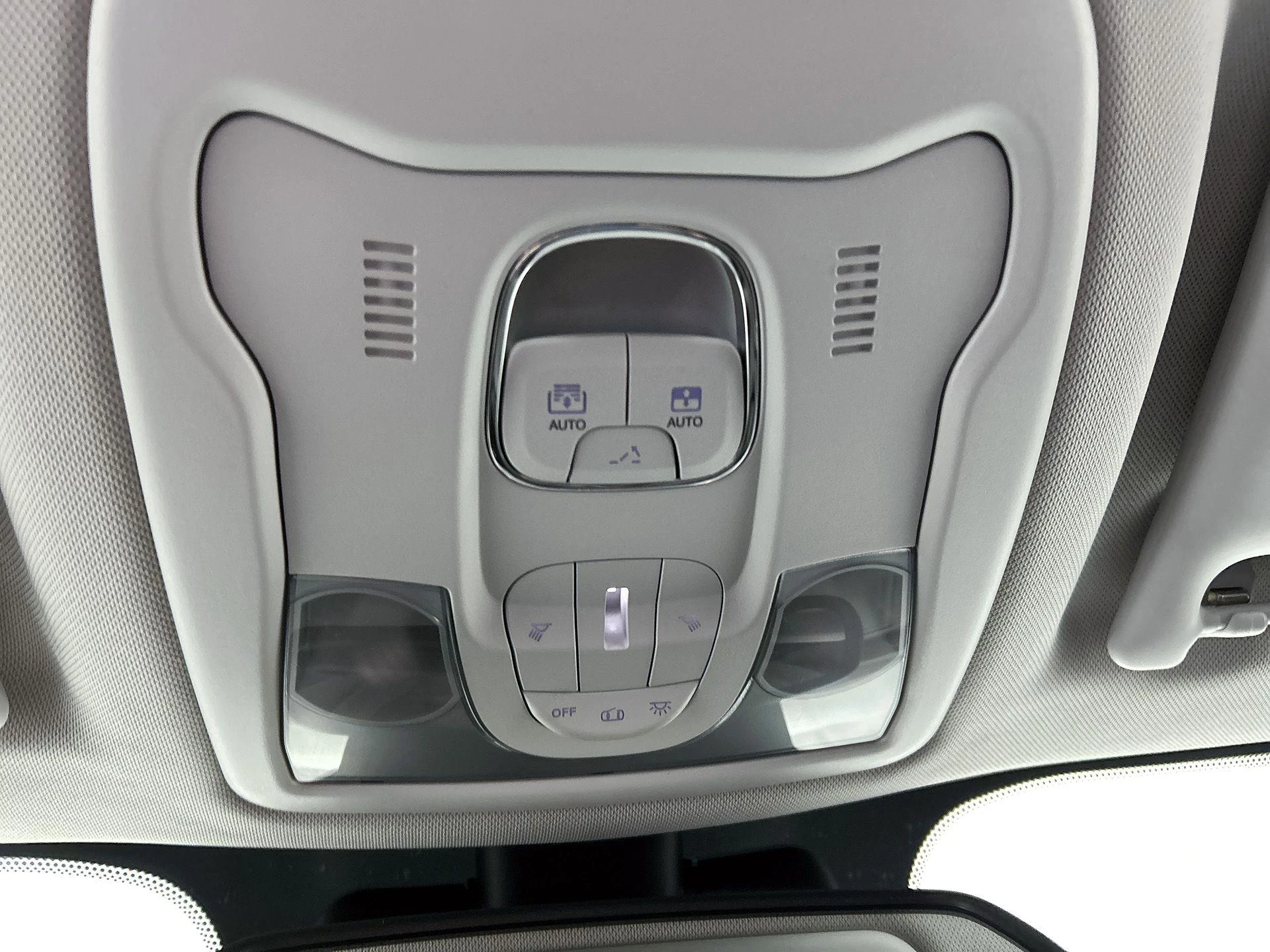 Jeep-Renegade-image-12