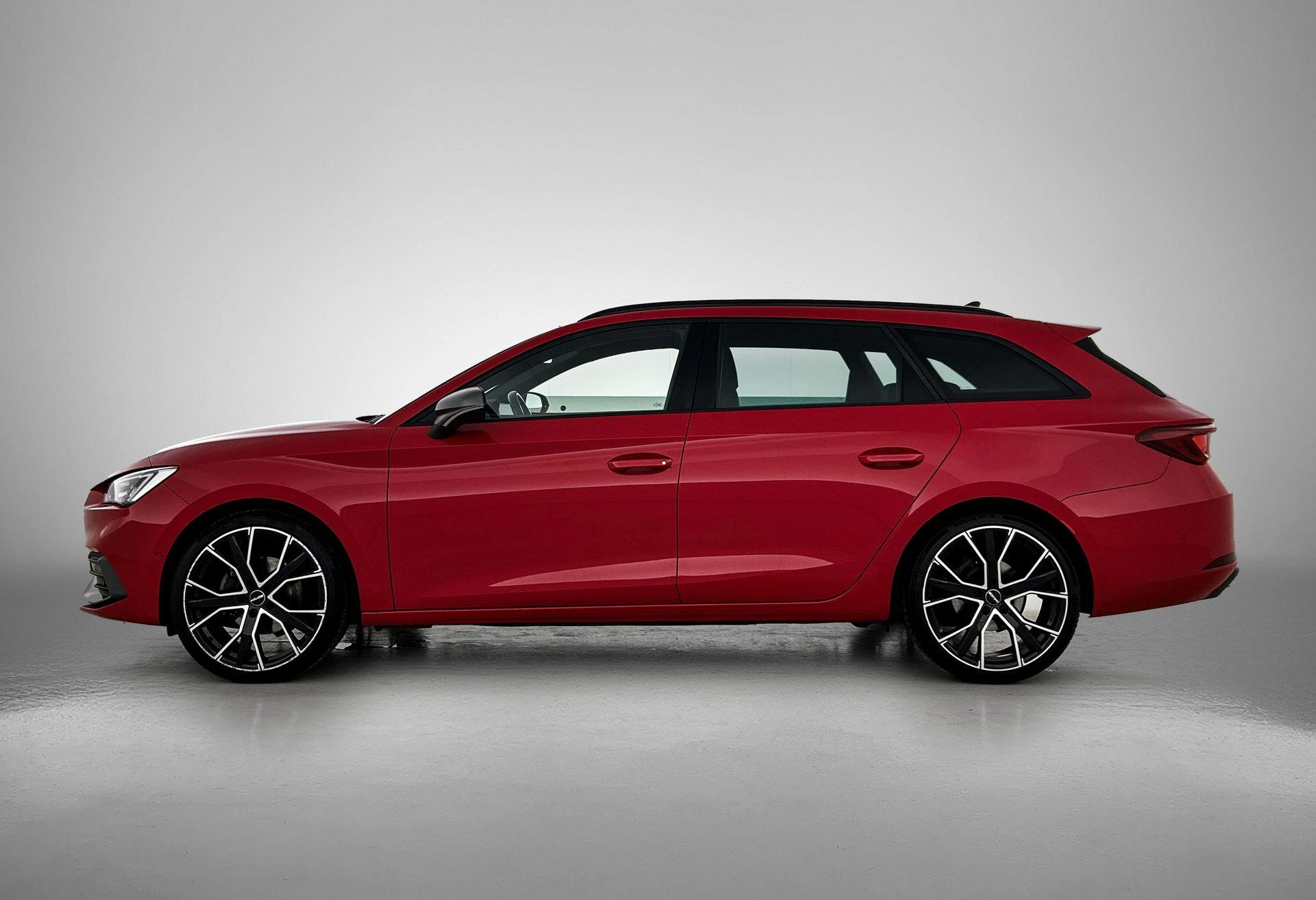 SEAT-Leon-image-1
