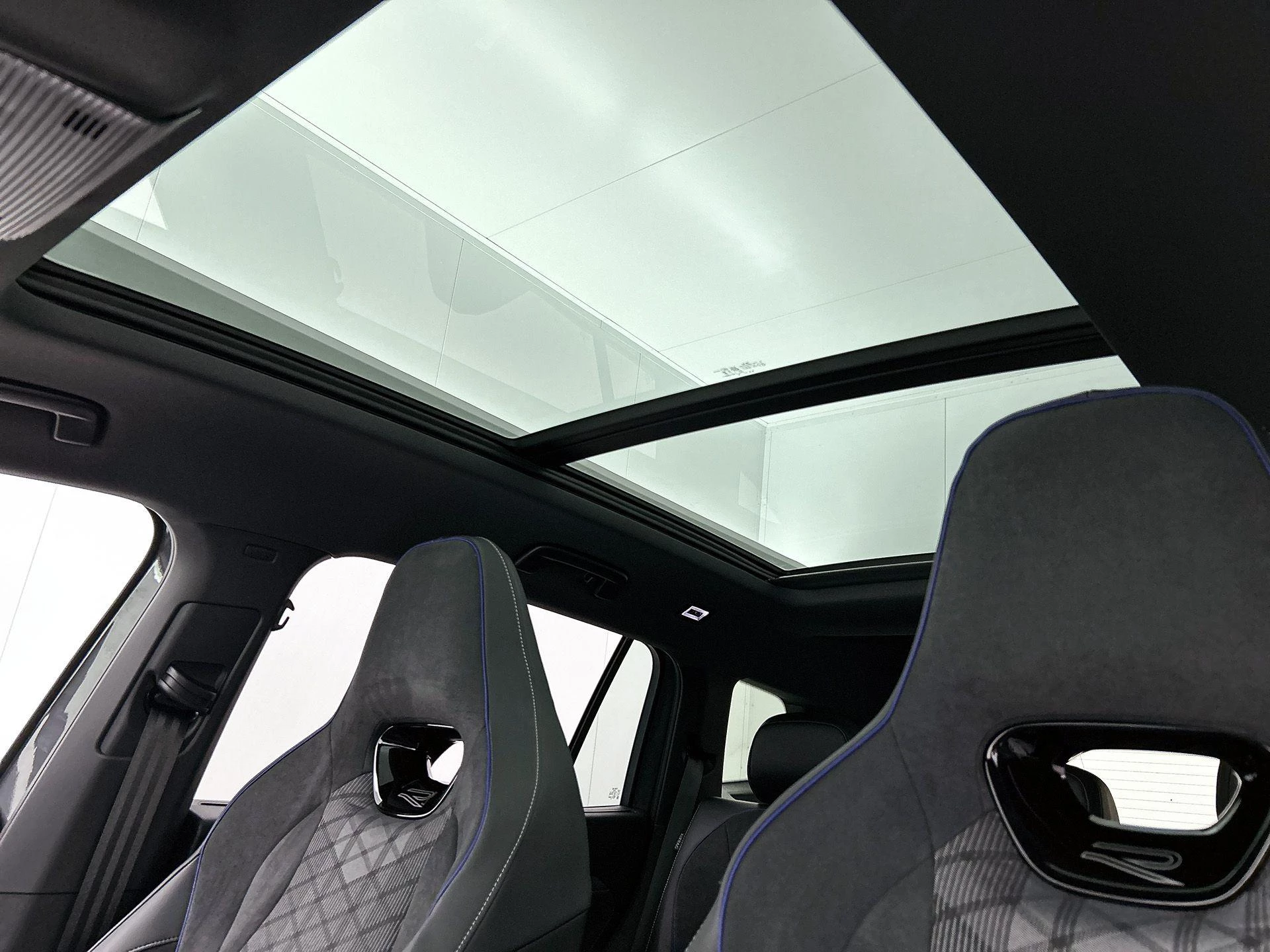Volkswagen Tayron 1.5 eHybrid R-Line Edition