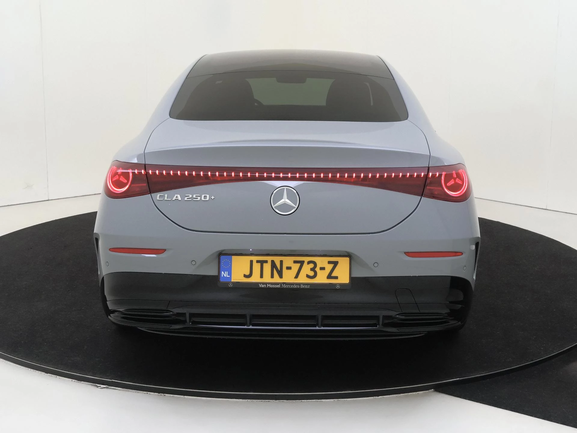 Mercedes-Benz-CLA-image-6