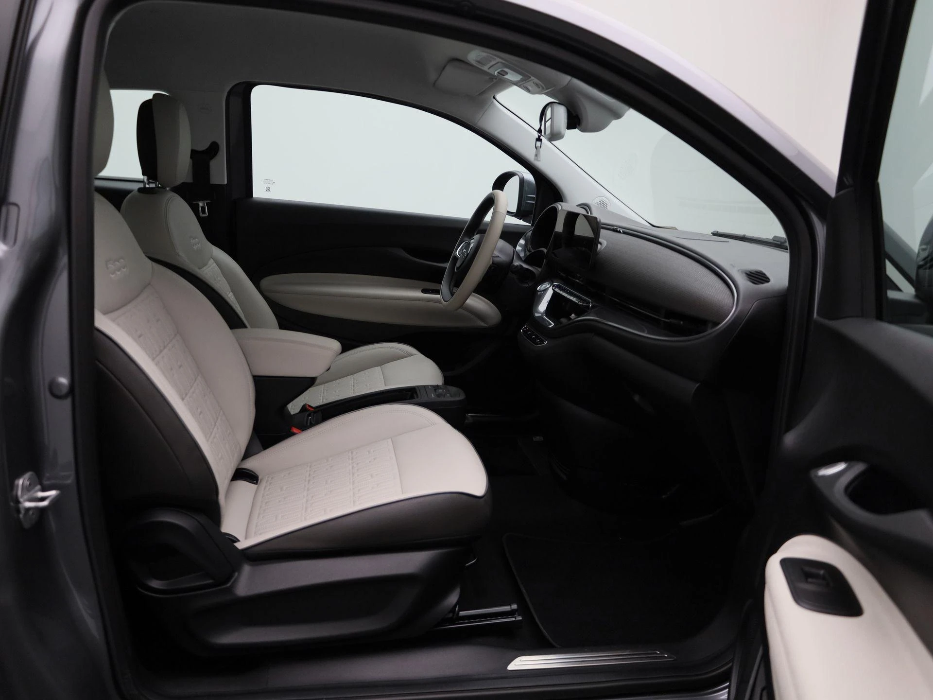 Fiat-500e-image-34