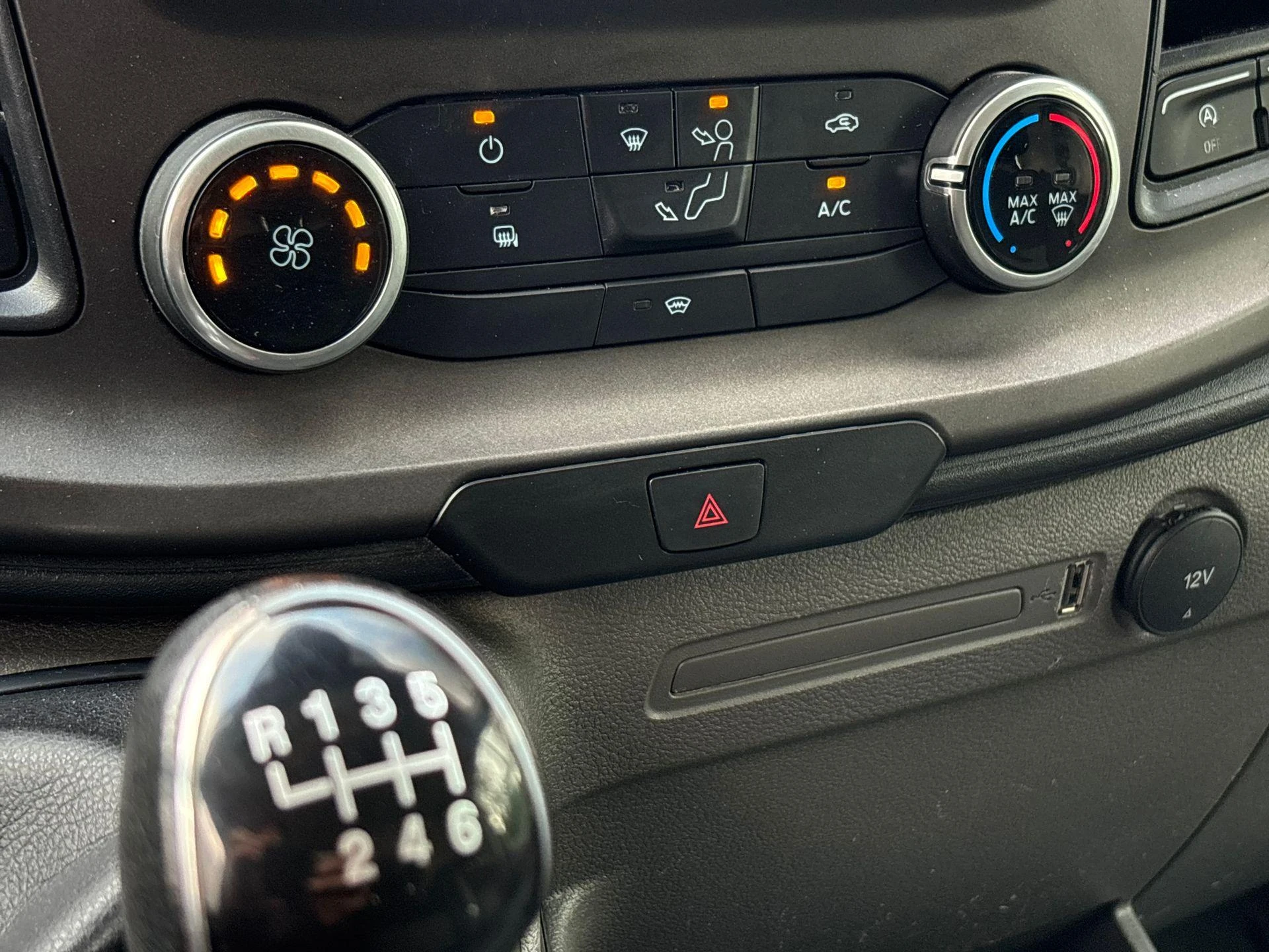 Ford-Transit-image-15