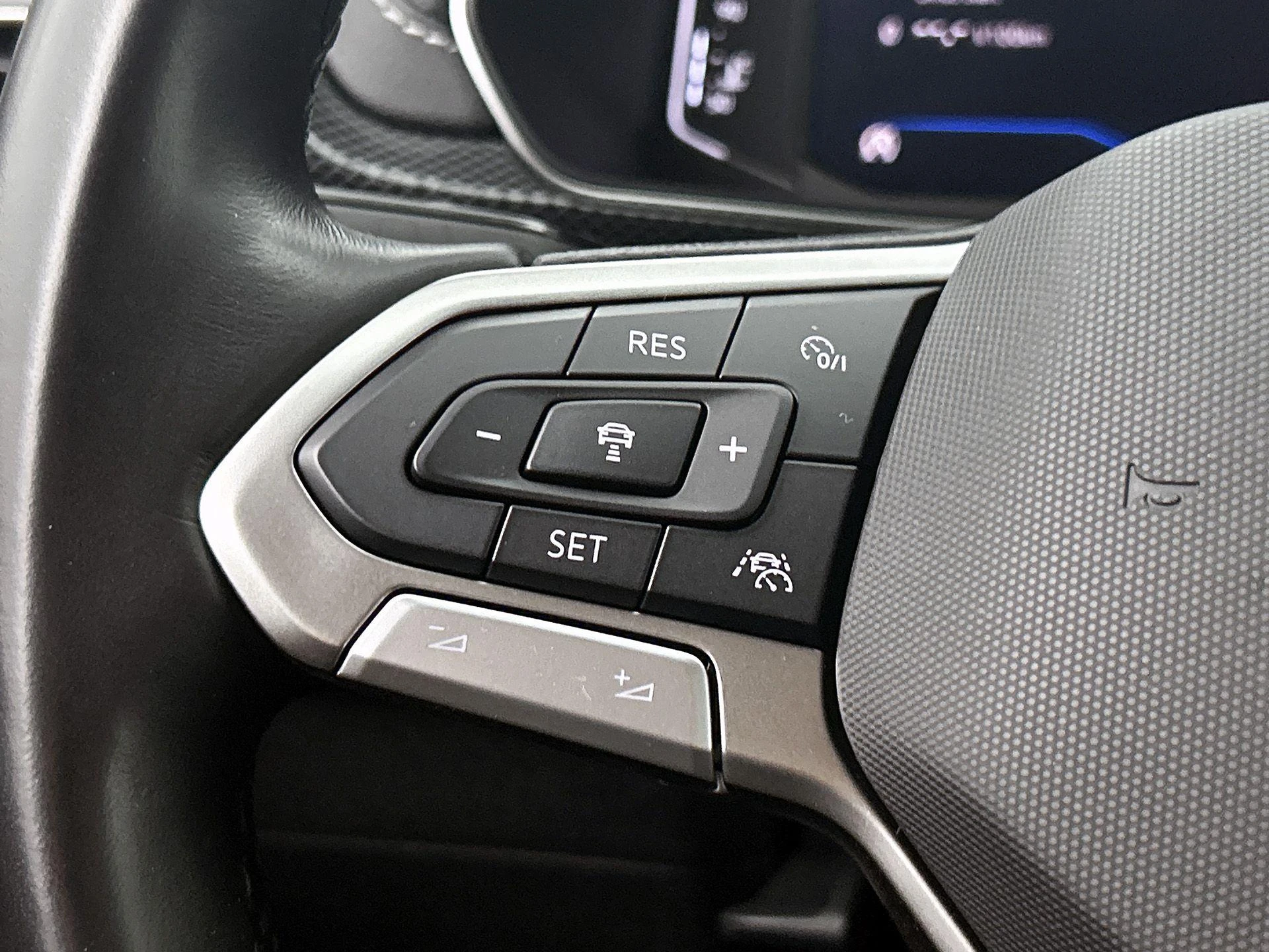Volkswagen-T-Cross-image-5