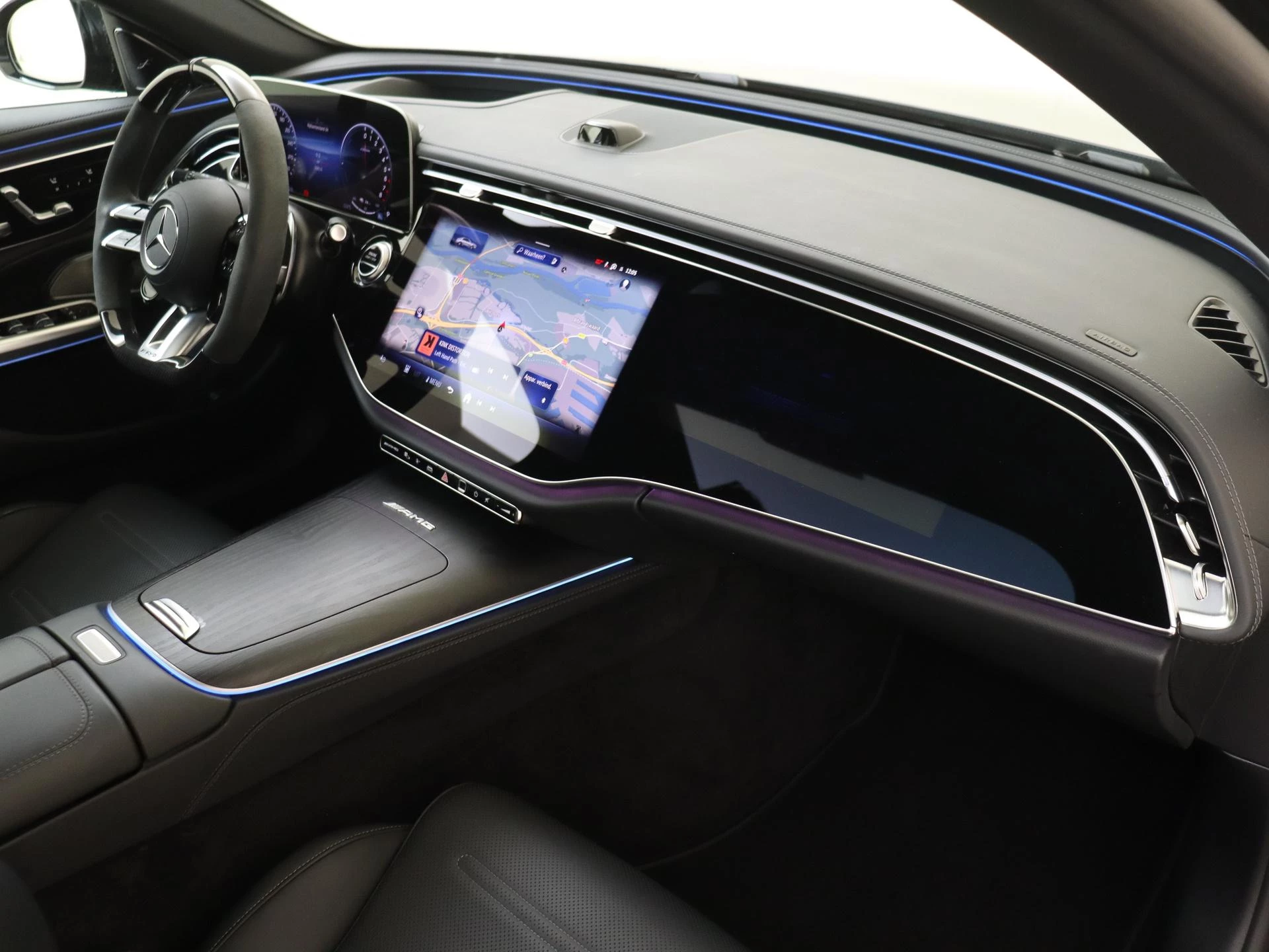 Mercedes-Benz-E-Klasse-image-3