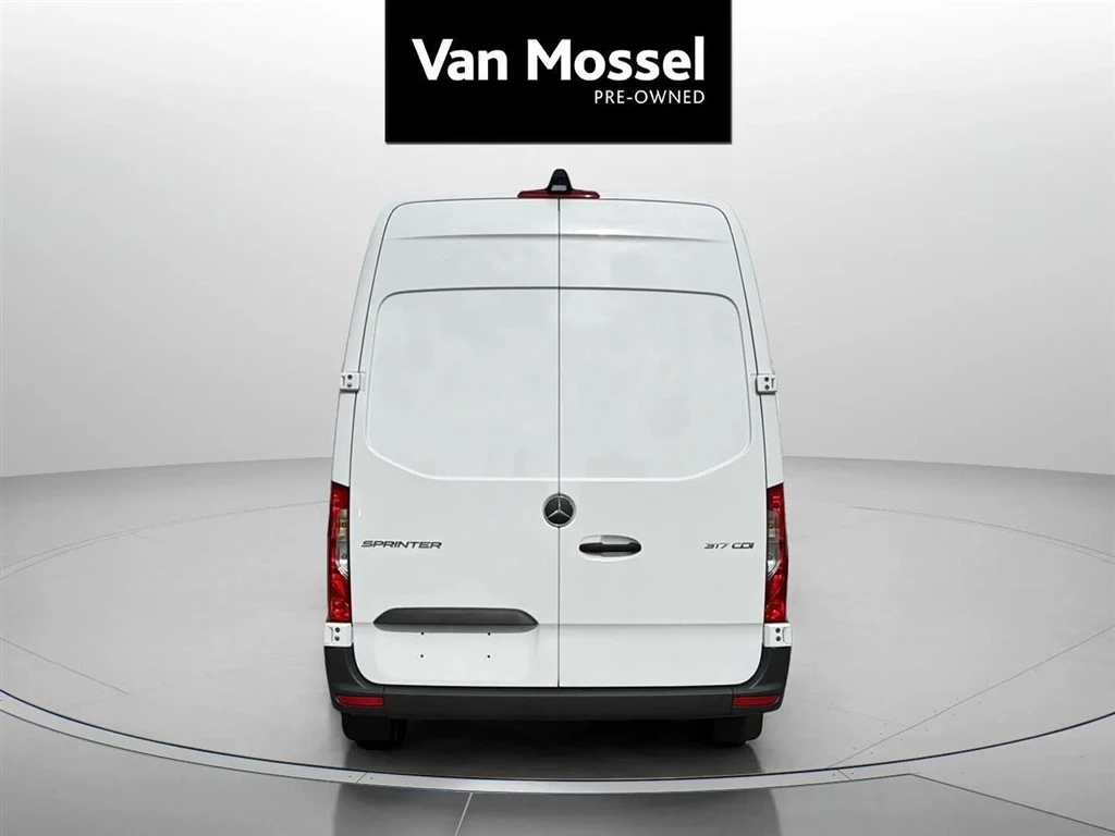 Mercedes-Benz-Sprinter-image-3