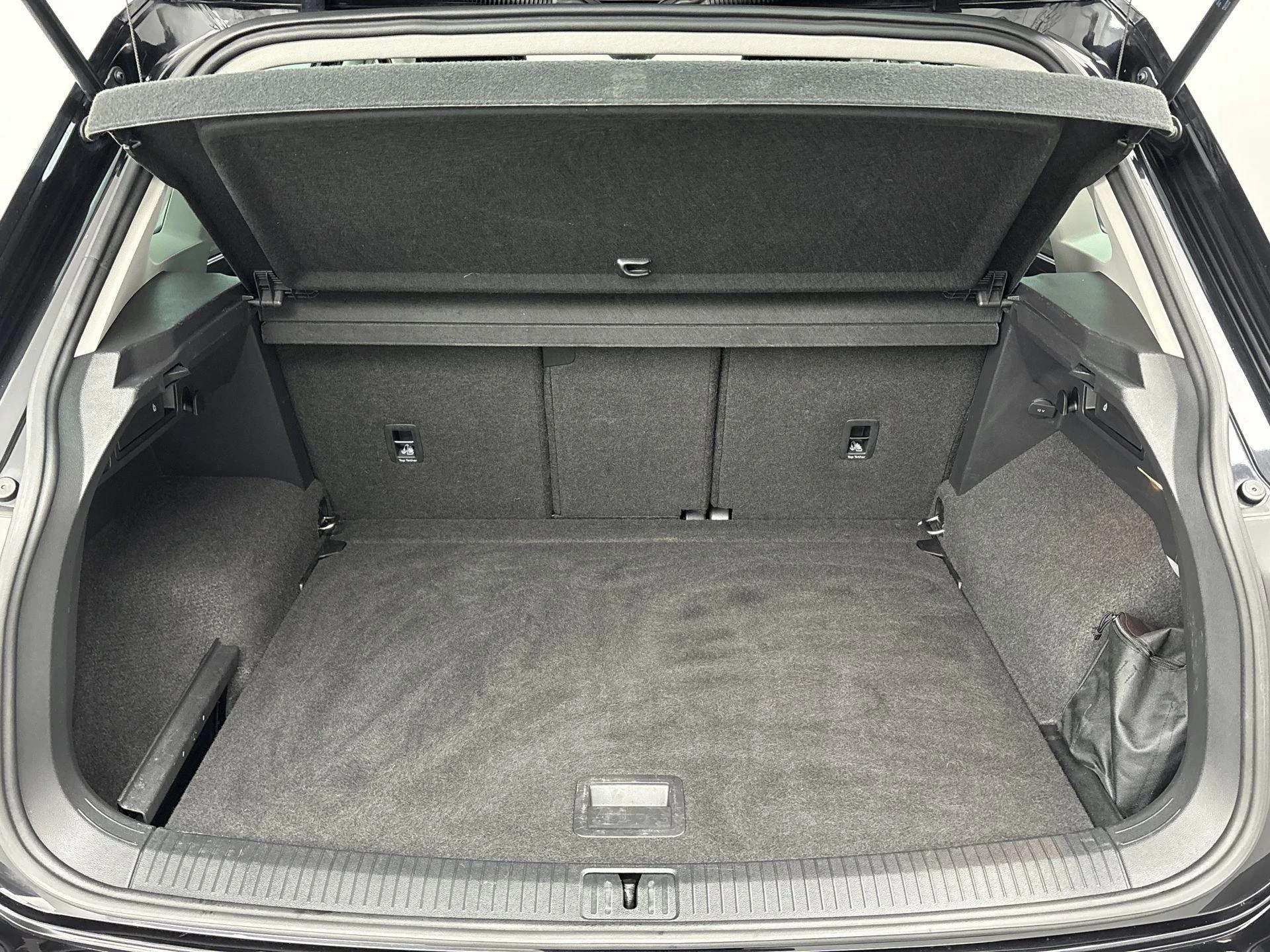 Volkswagen-Tiguan-image-11