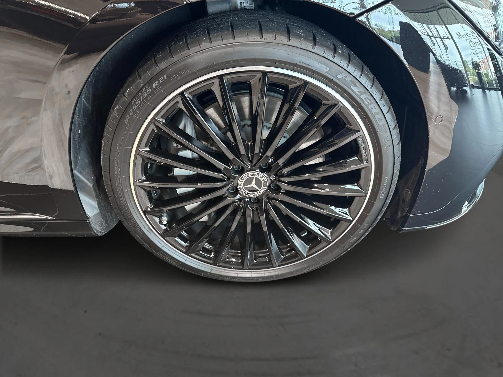 Mercedes-Benz-EQE-image-5