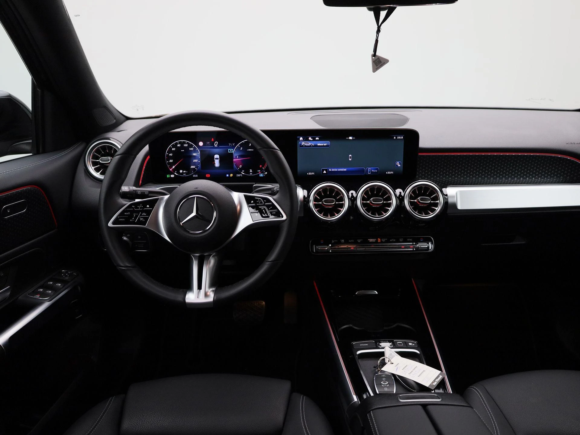 Mercedes-Benz-GLB-image-6