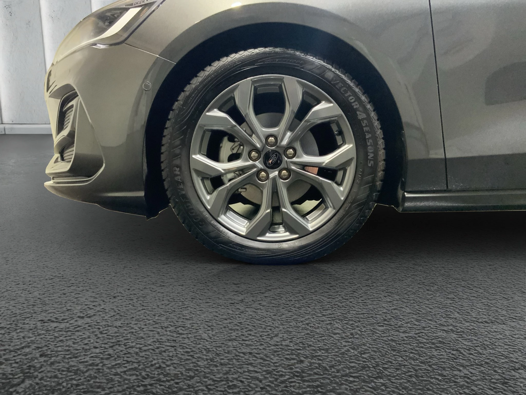 Ford Focus ST-Line X Turnier Aut.*AHK*ACC*HUD*KAM*NAVI*WINTER-PKT.