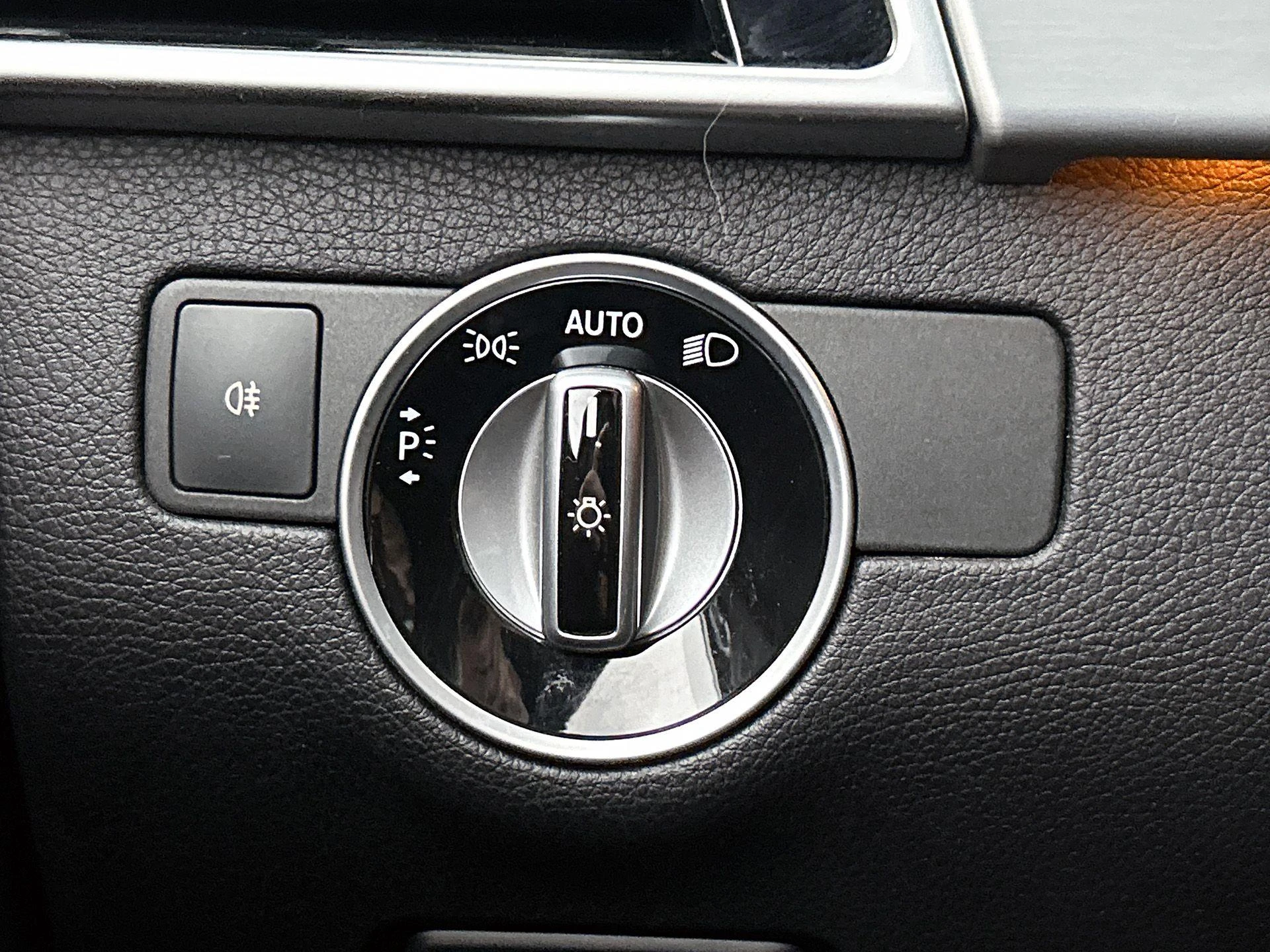 Mercedes-Benz-GLE-image-28