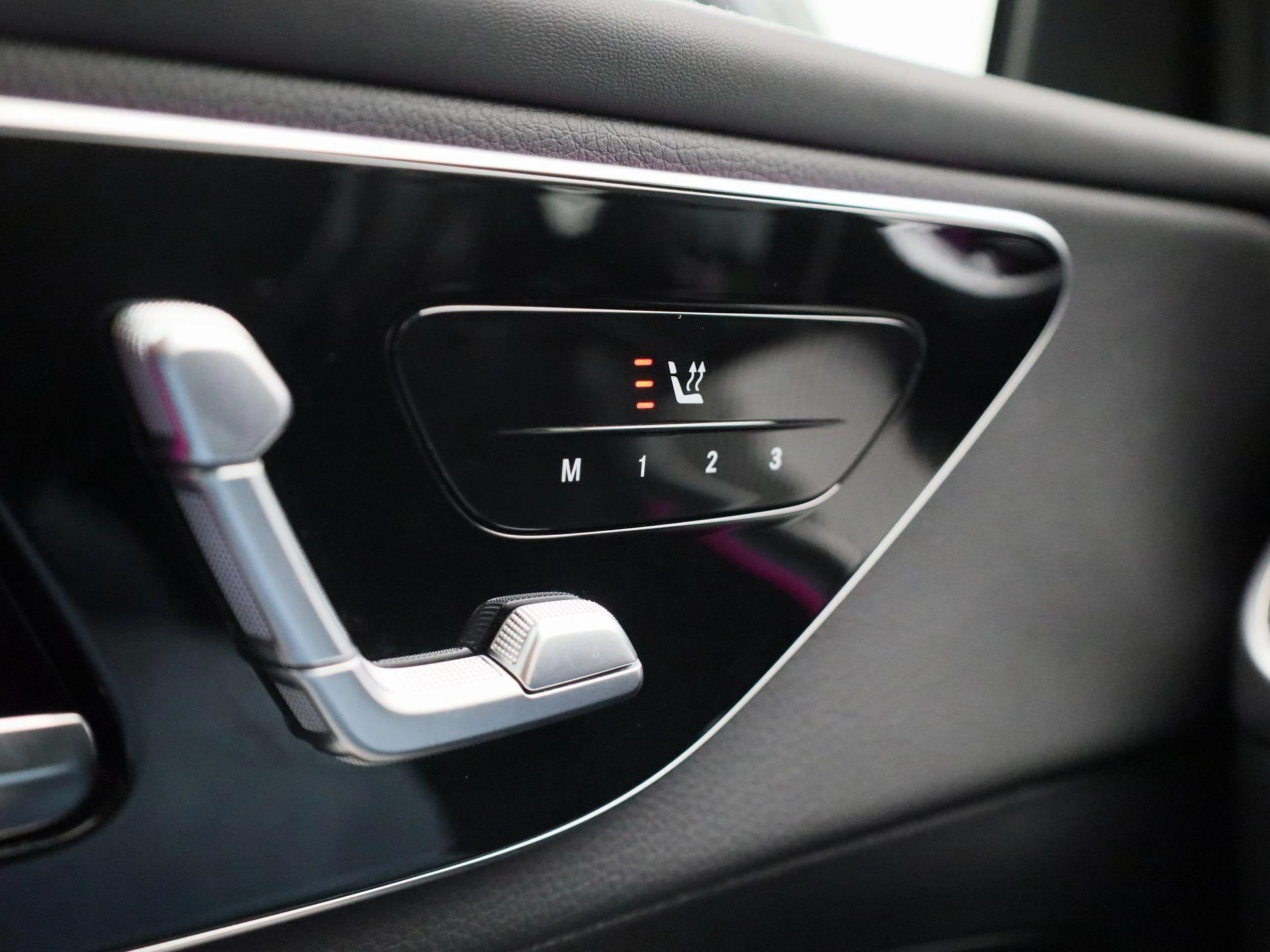 Mercedes-Benz-GLC-image-33