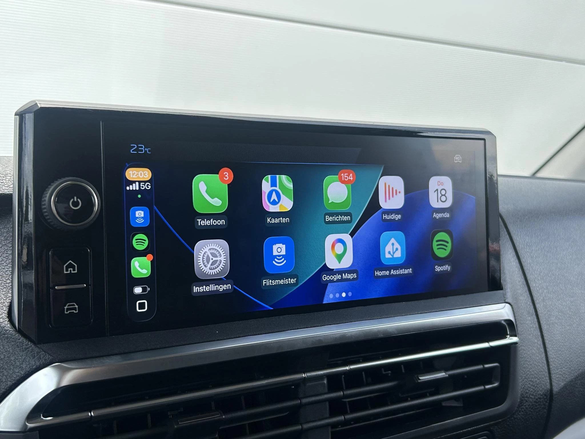 Peugeot-e-Expert-image-15