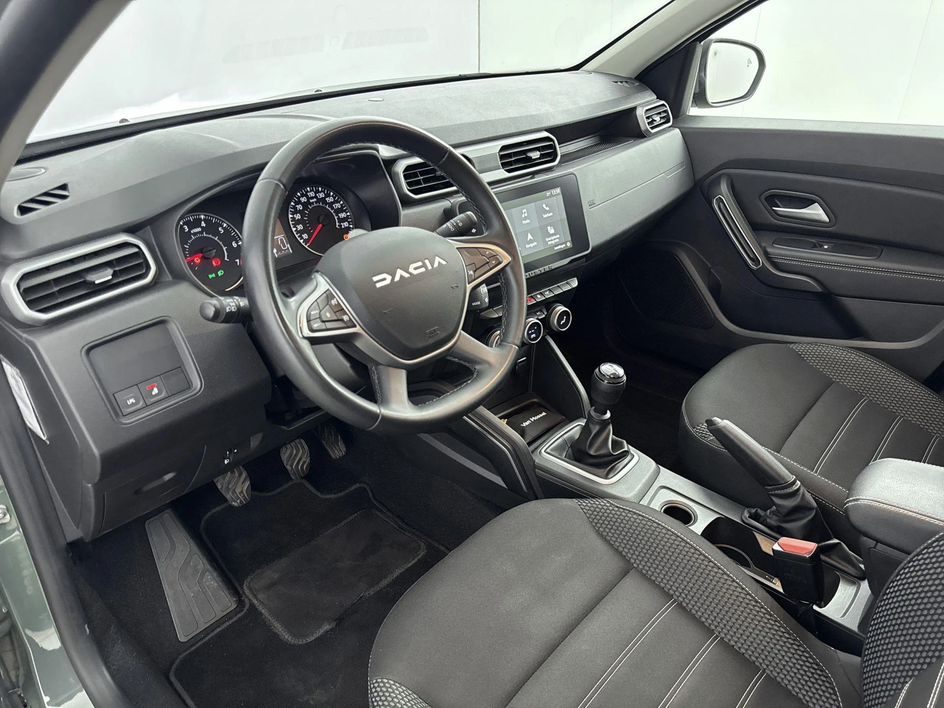 Dacia-Duster-image-7