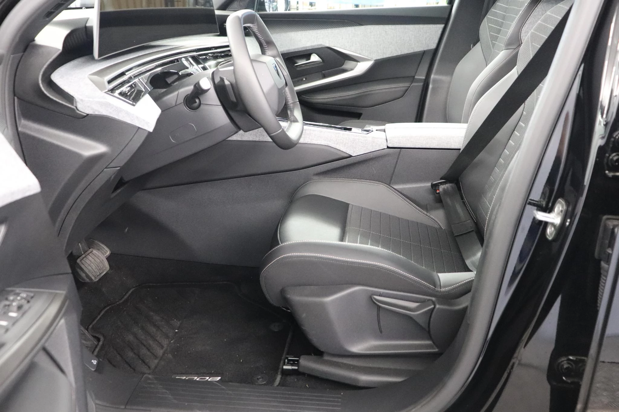 Peugeot-e-3008-image-7