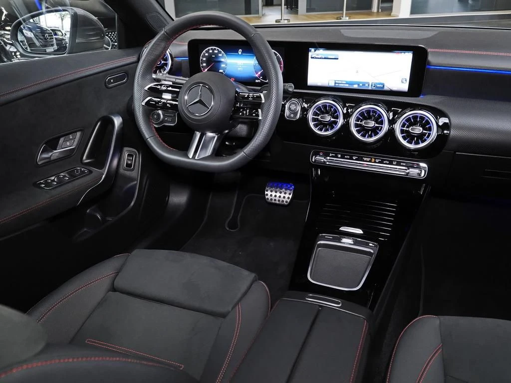 Mercedes-Benz-CLA 200 d-image-13