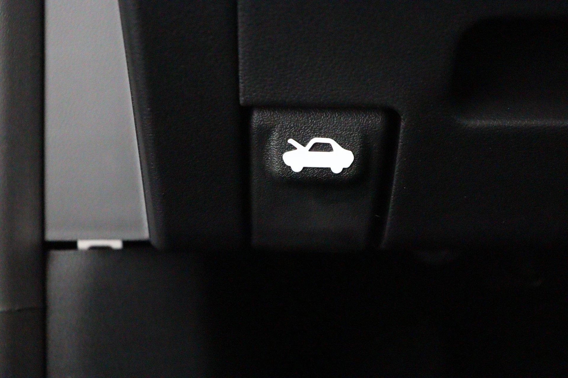 Hyundai Kona 1.6 GDI HEV Premium Sky