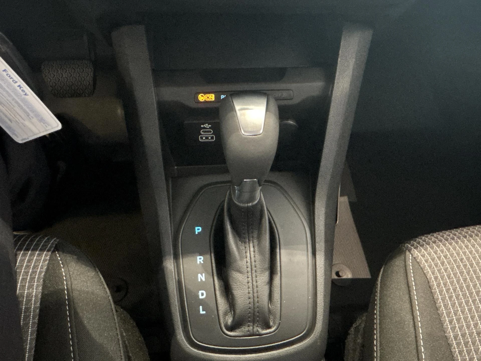Ford-Transit Courier-image-13