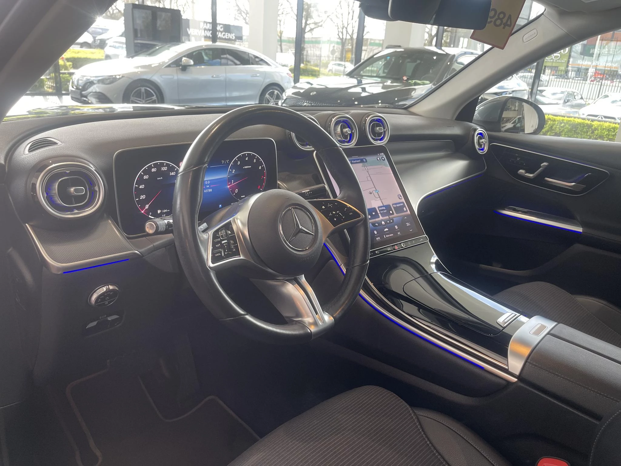 Mercedes-Benz GLC 200 4MATIC Business Line + CARPLAY + LED + CAMERA +