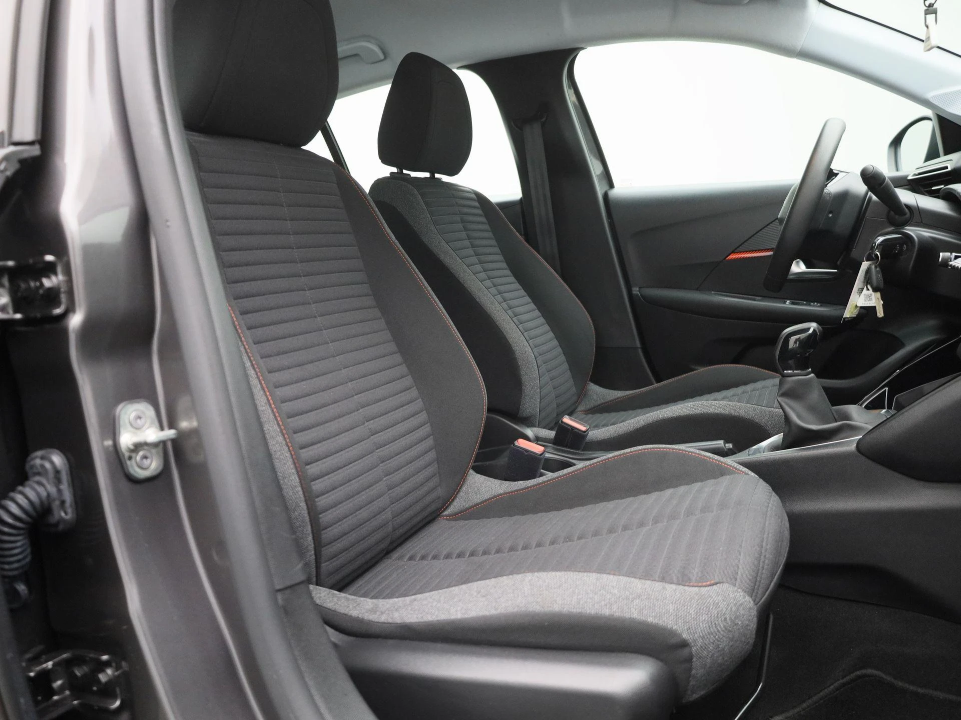 Peugeot 208 - 30