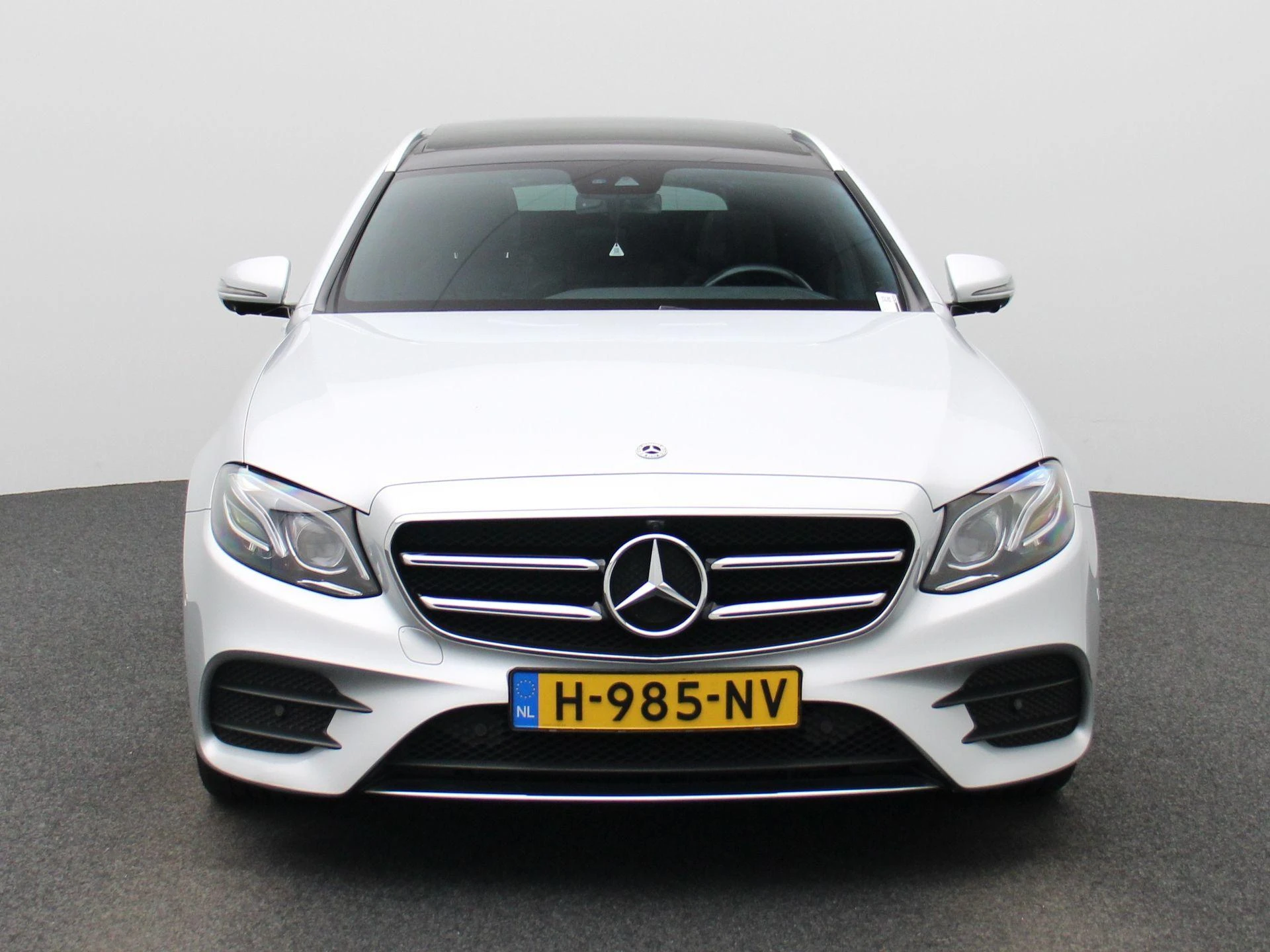 Mercedes-Benz-E-Klasse-image-2