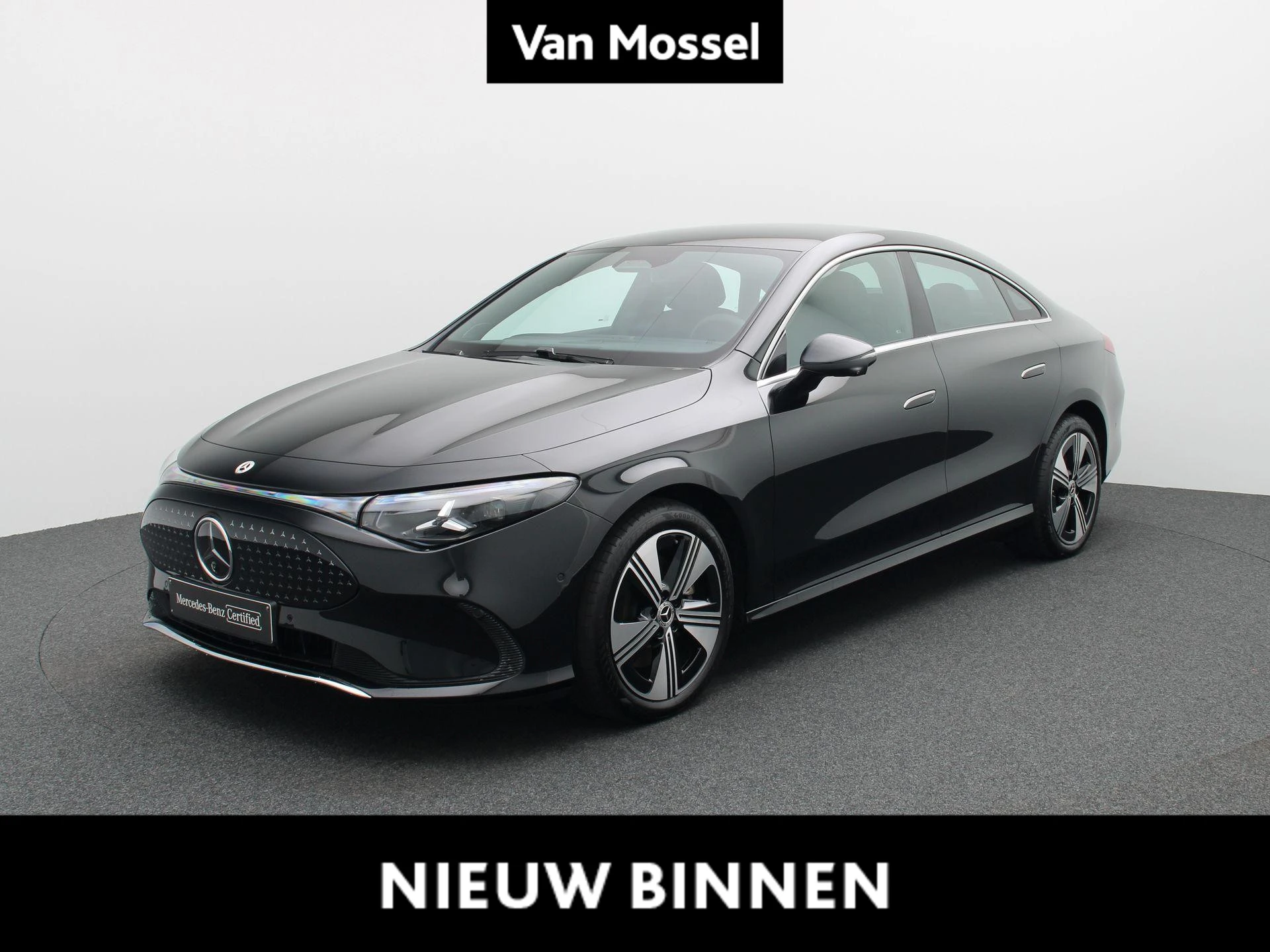 Mercedes-Benz-CLA-image-0