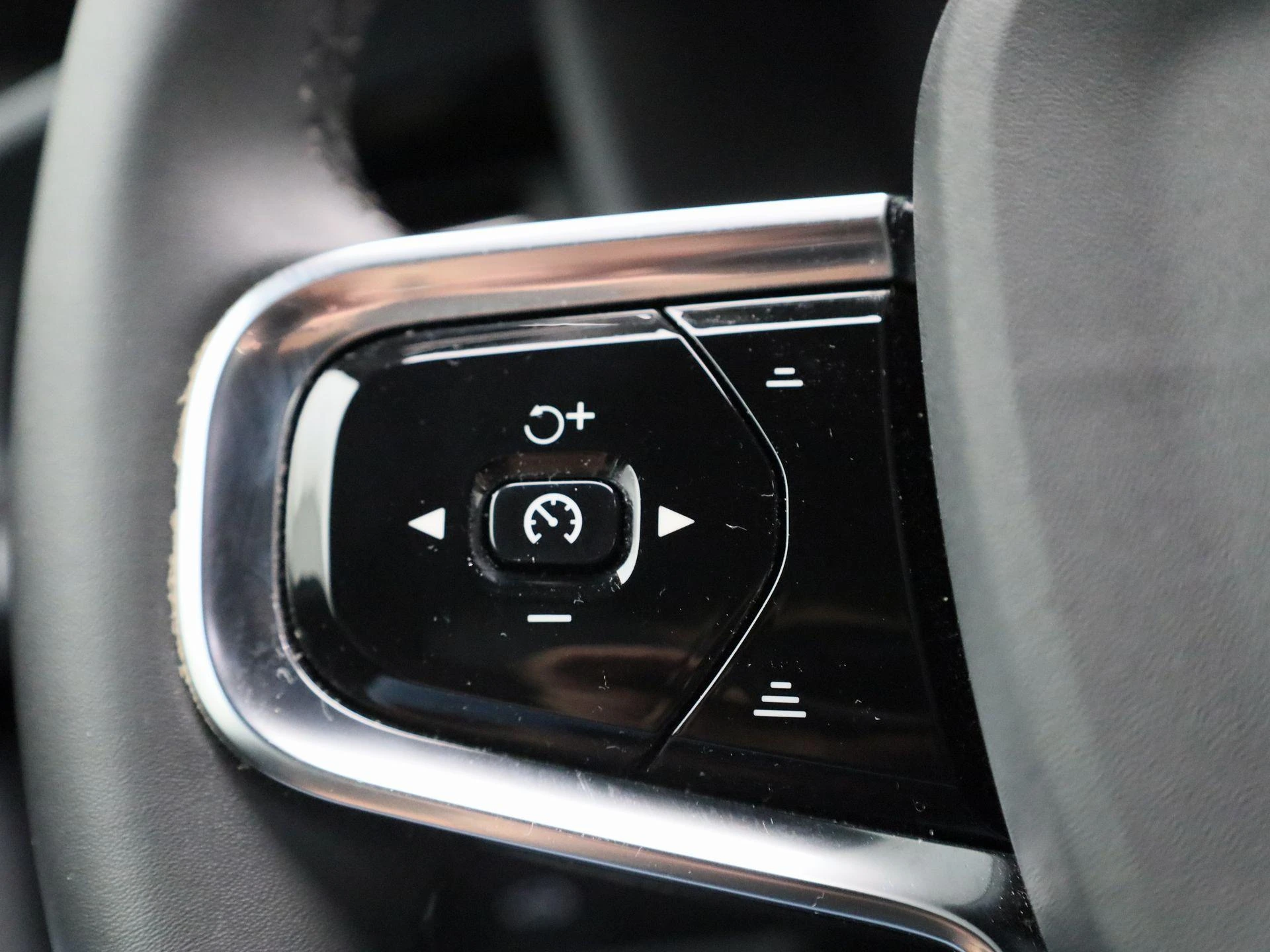 Polestar-2-image-17