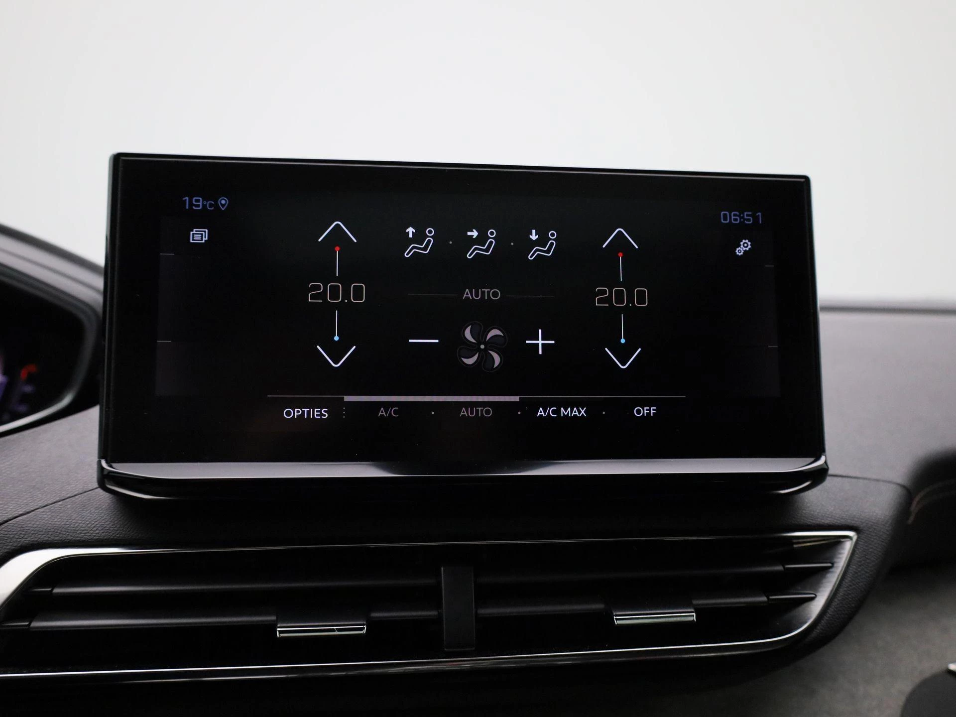 Peugeot-5008-image-19