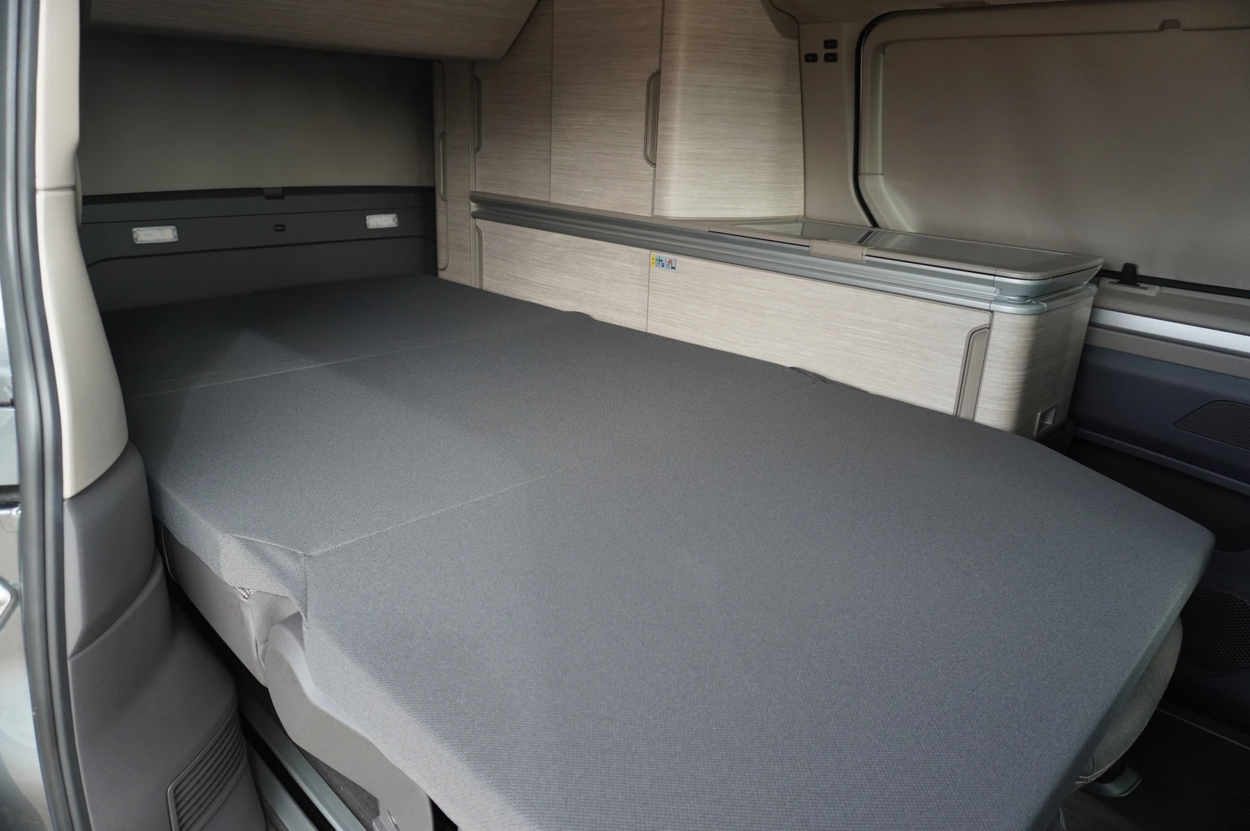 Volkswagen-California-image-14