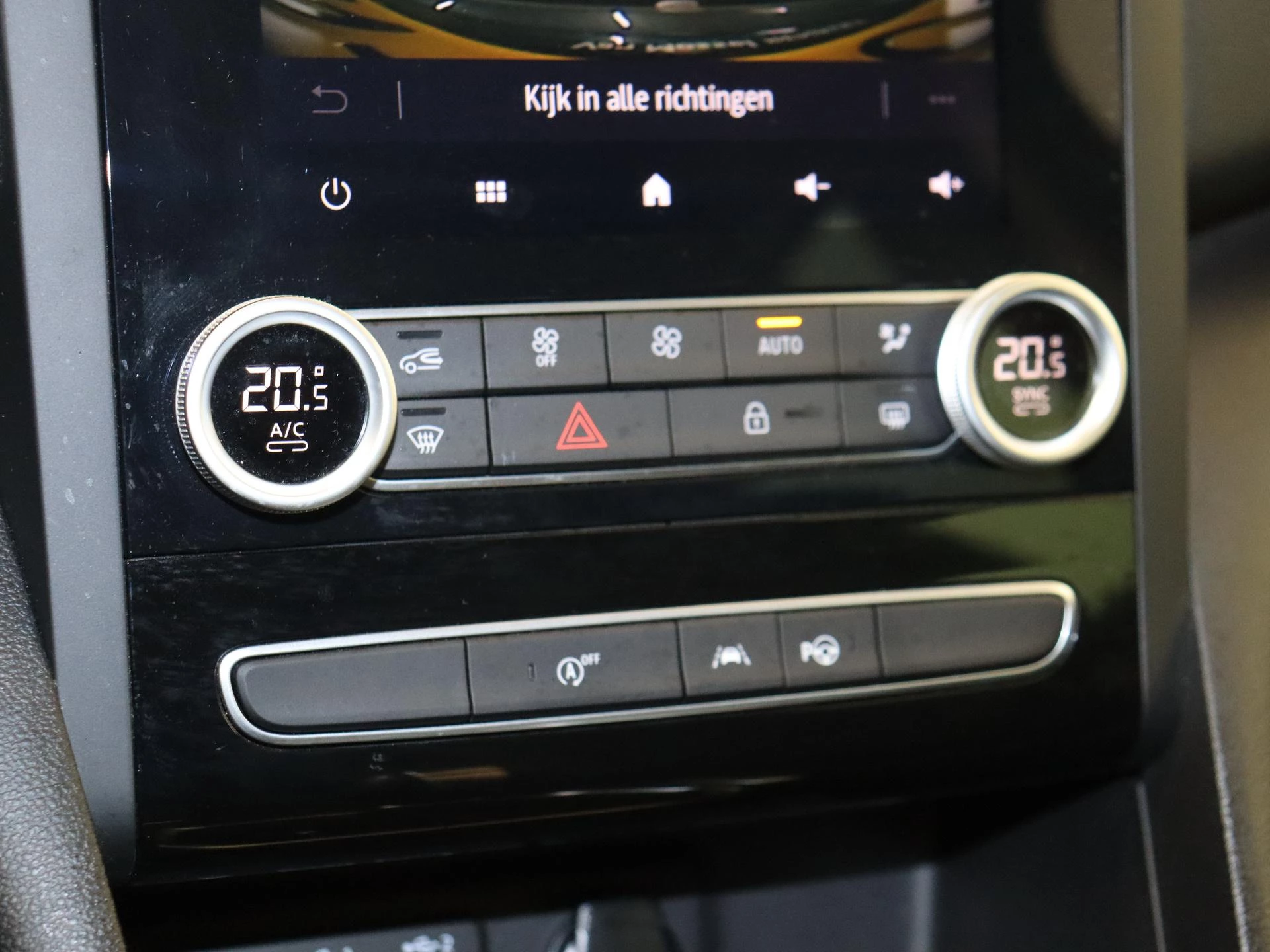 Renault-Mégane Estate-image-18