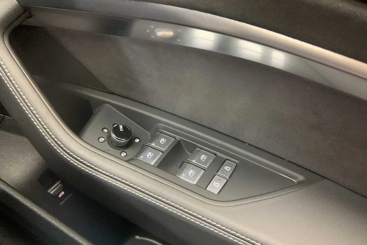 Audi-Q8 e-tron-image-24