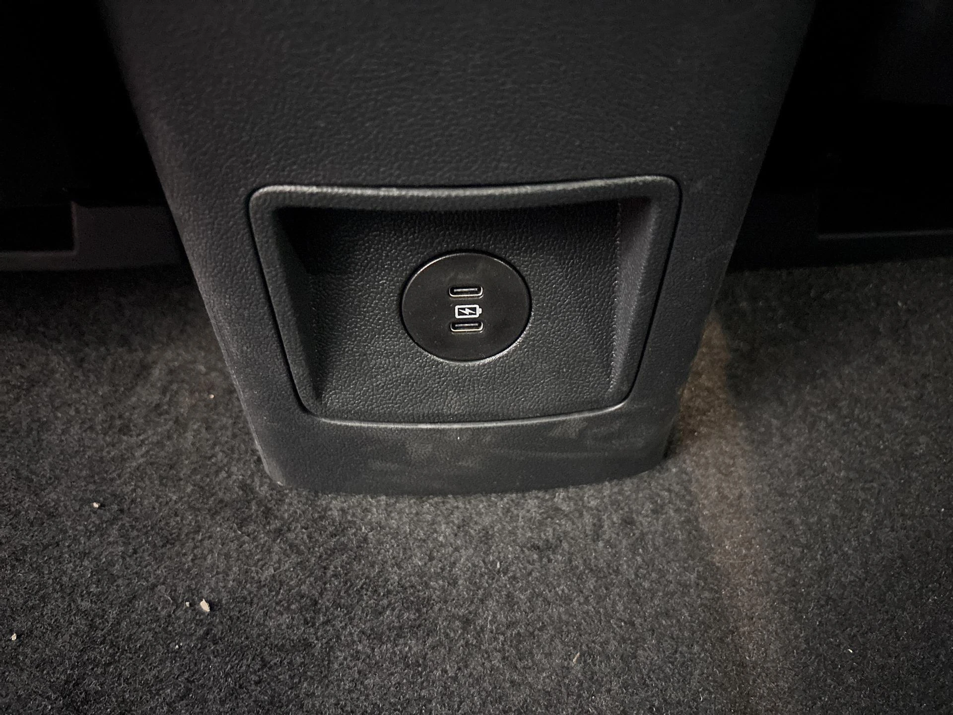 Ford-Tourneo Courier-image-18