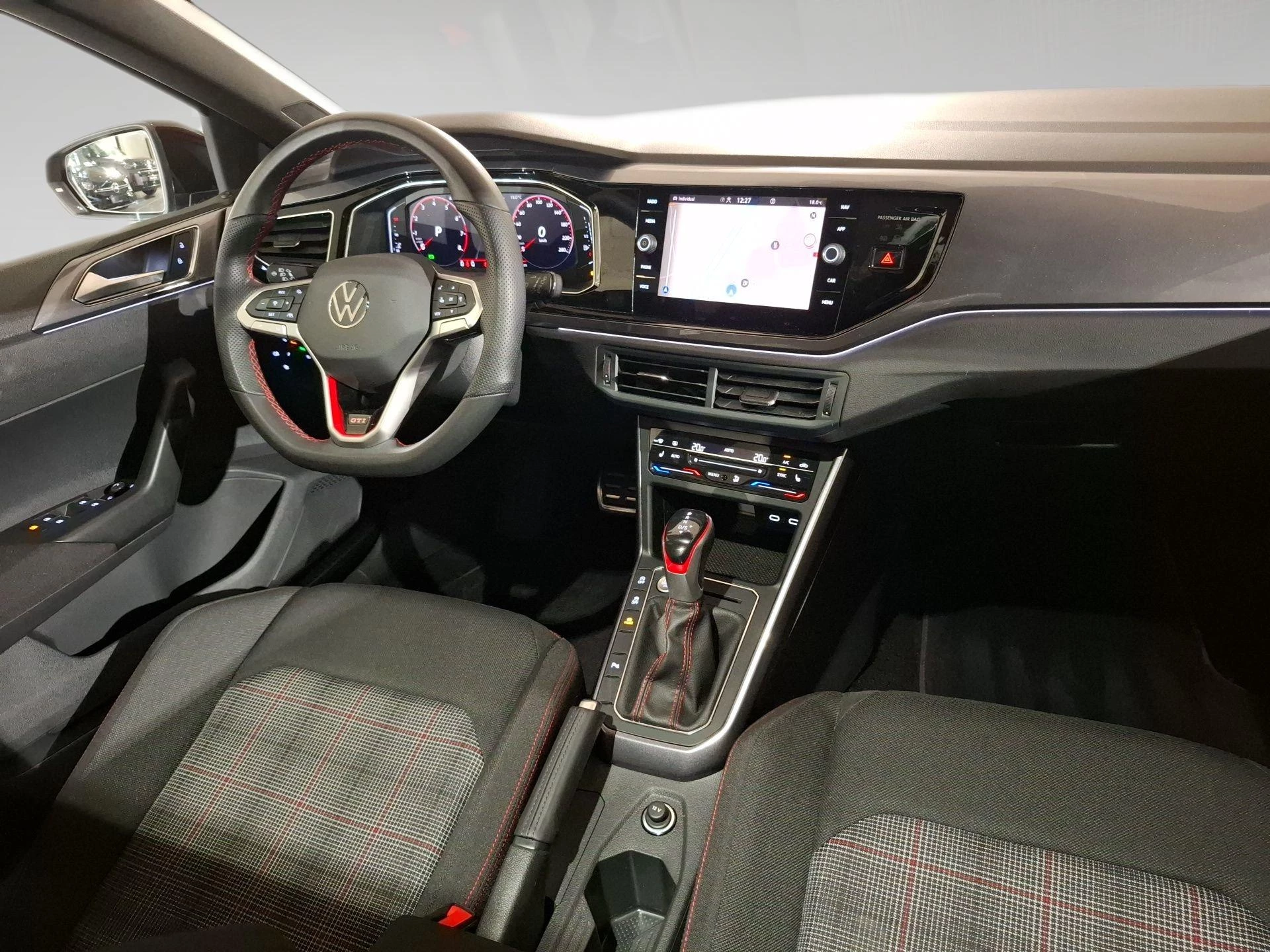 Volkswagen-Polo-image-6