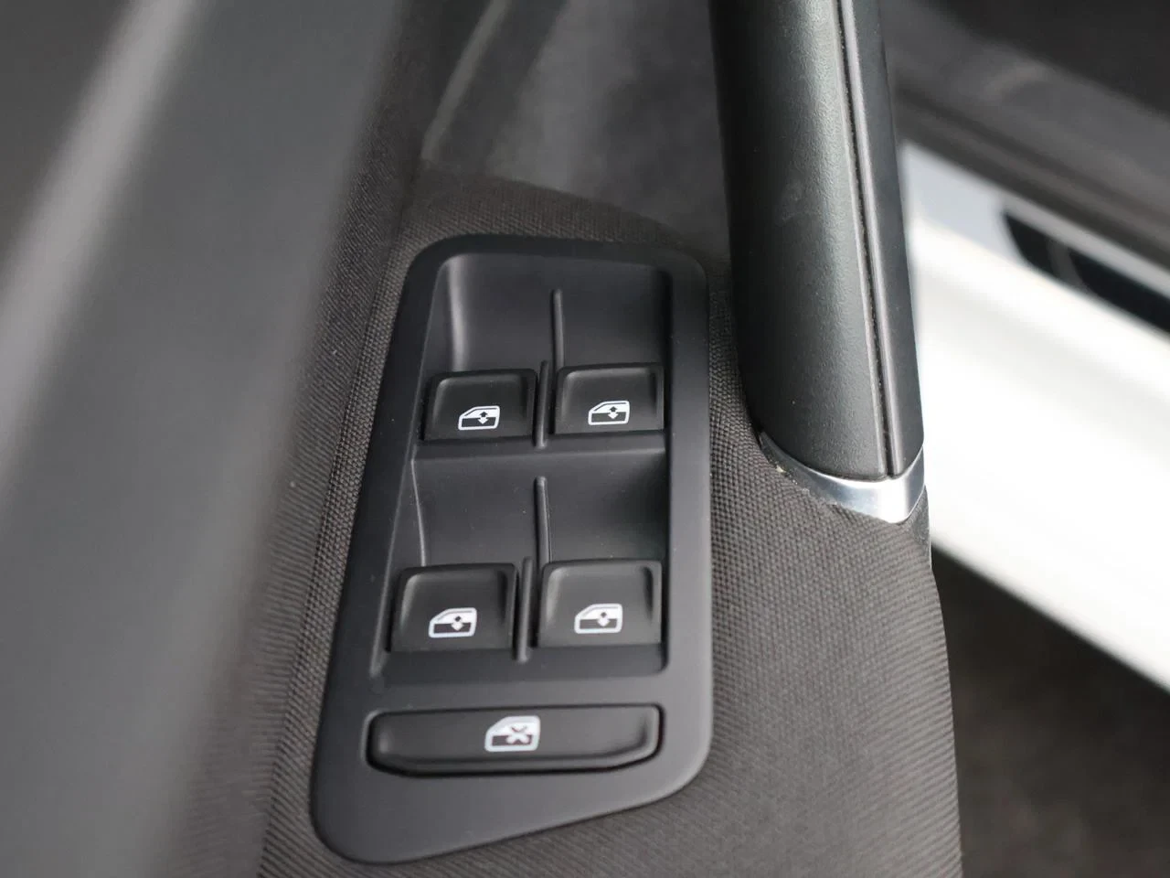 Volkswagen-Golf-image-5