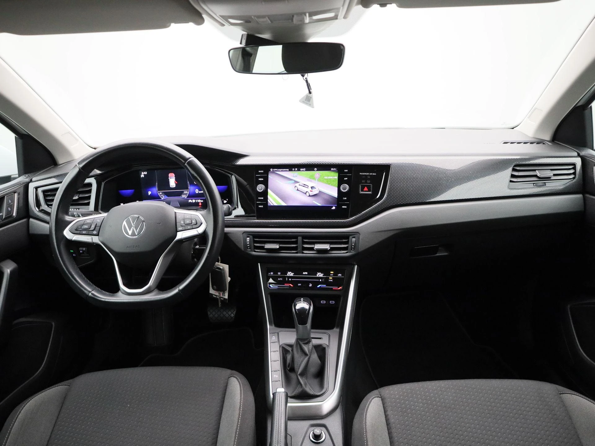 Volkswagen-Polo-image-35