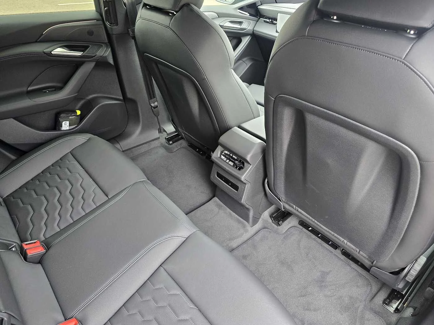 Audi-A6 Avant e-tron-image-35