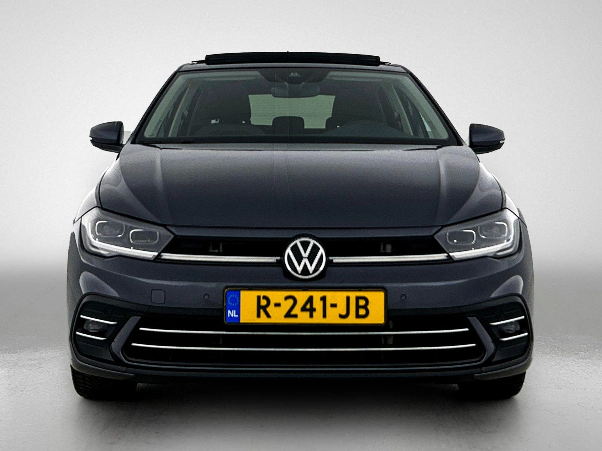 Volkswagen-Polo-image-4