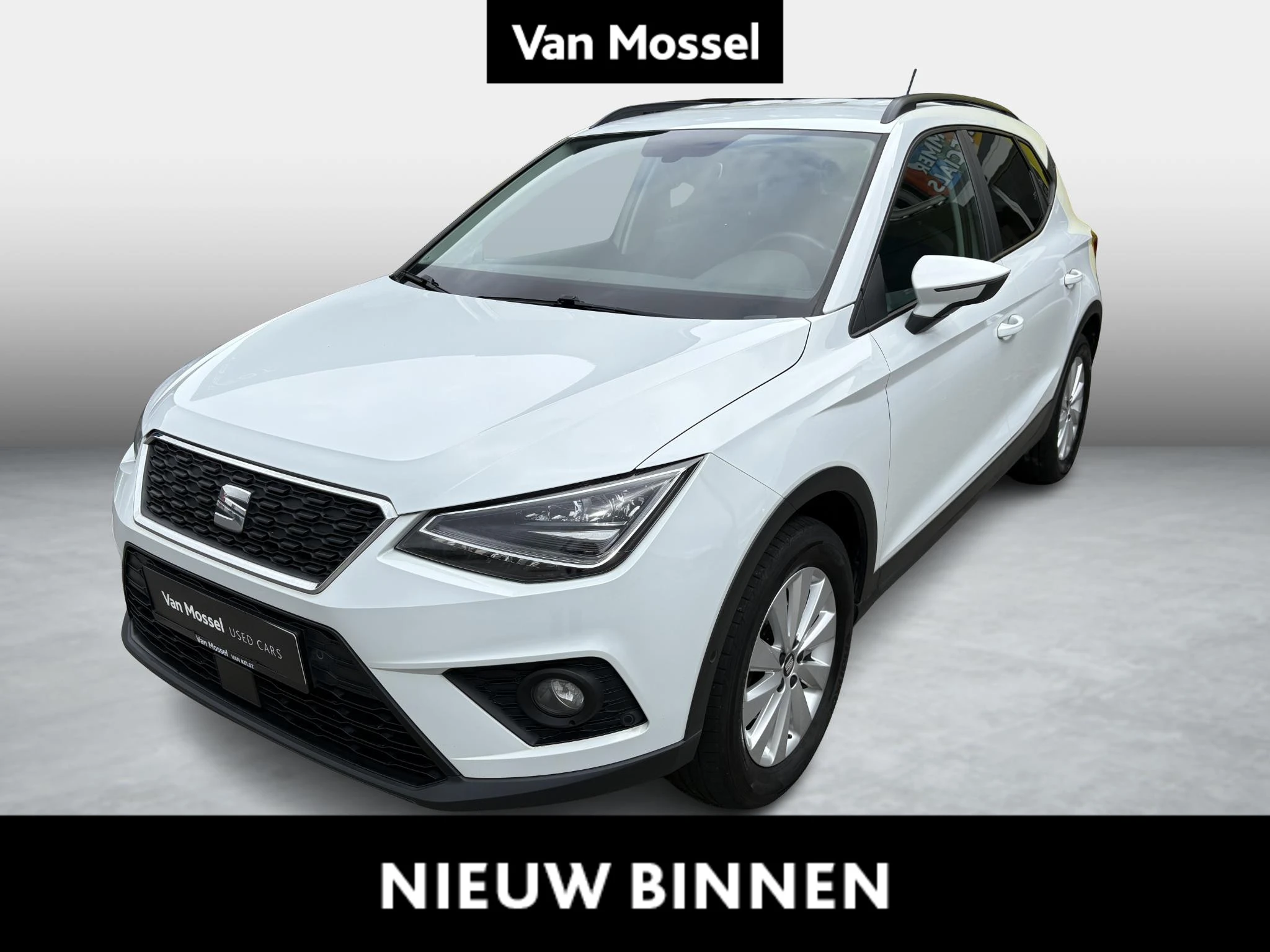 SEAT-Arona-image-0