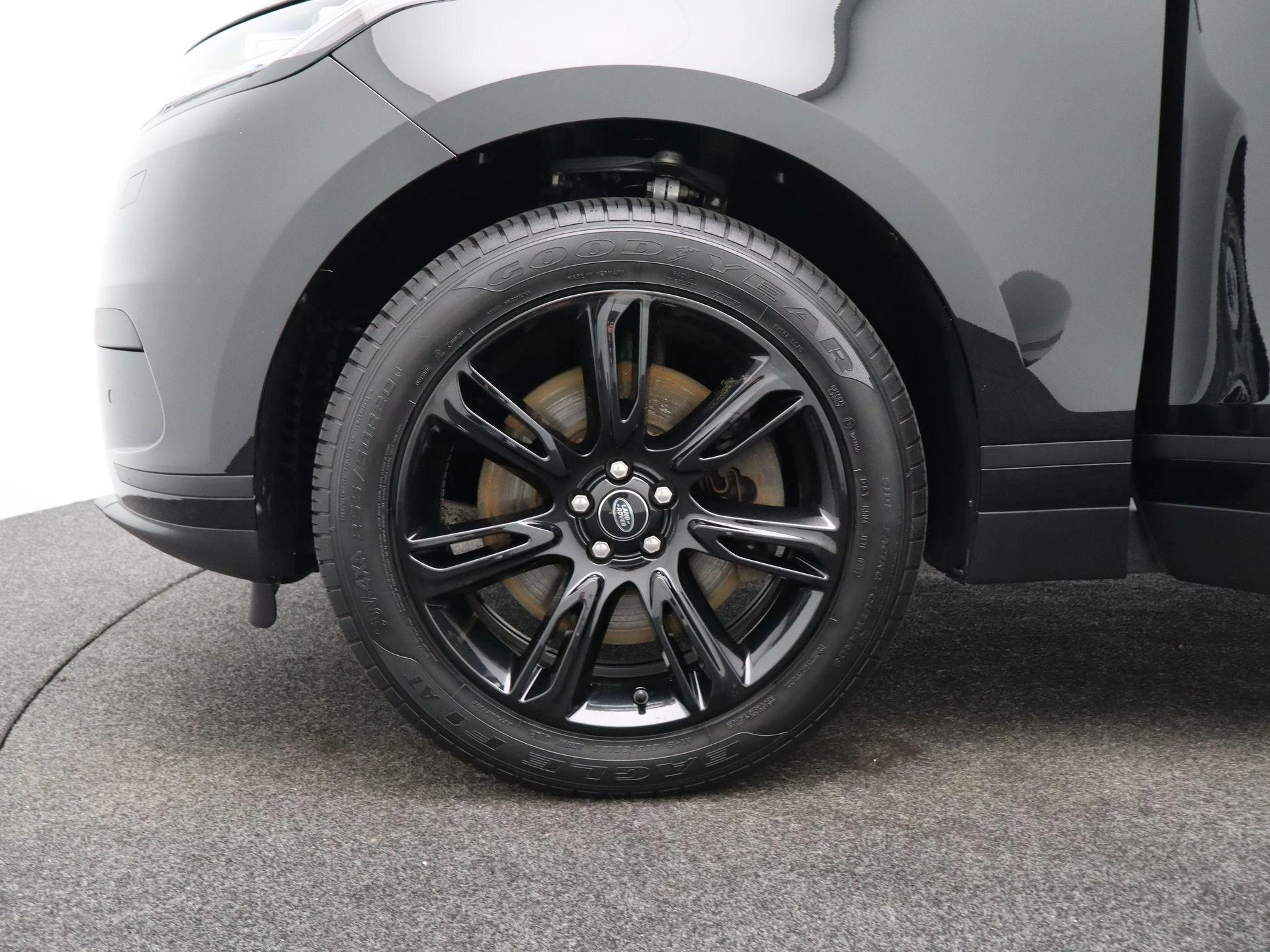 Land Rover-Range Rover Velar-image-15